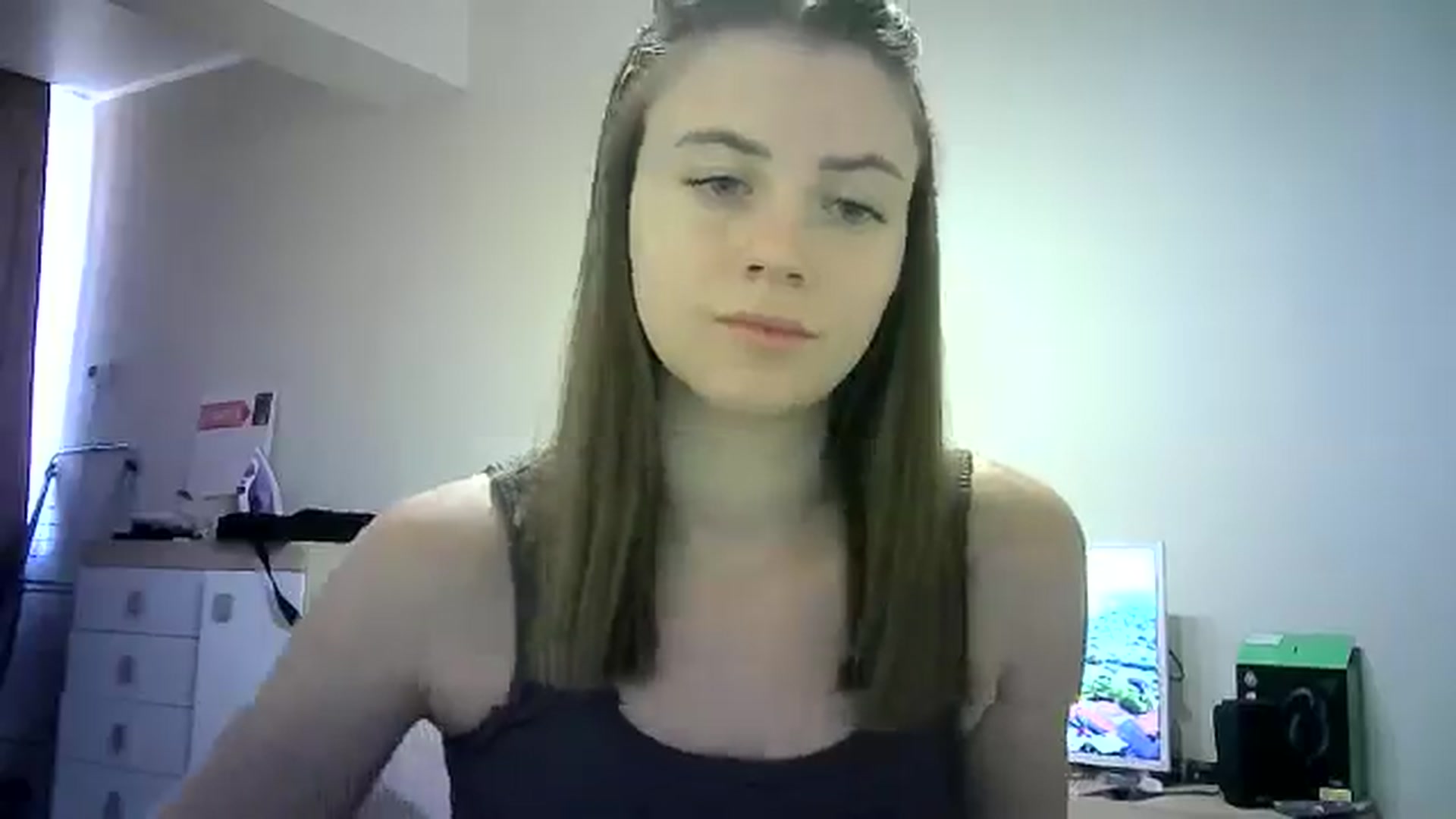 Gallery image thumbnail from Sulfate0's myfreecams stream on, 06/22/2024, 07:34 image 16 of 20