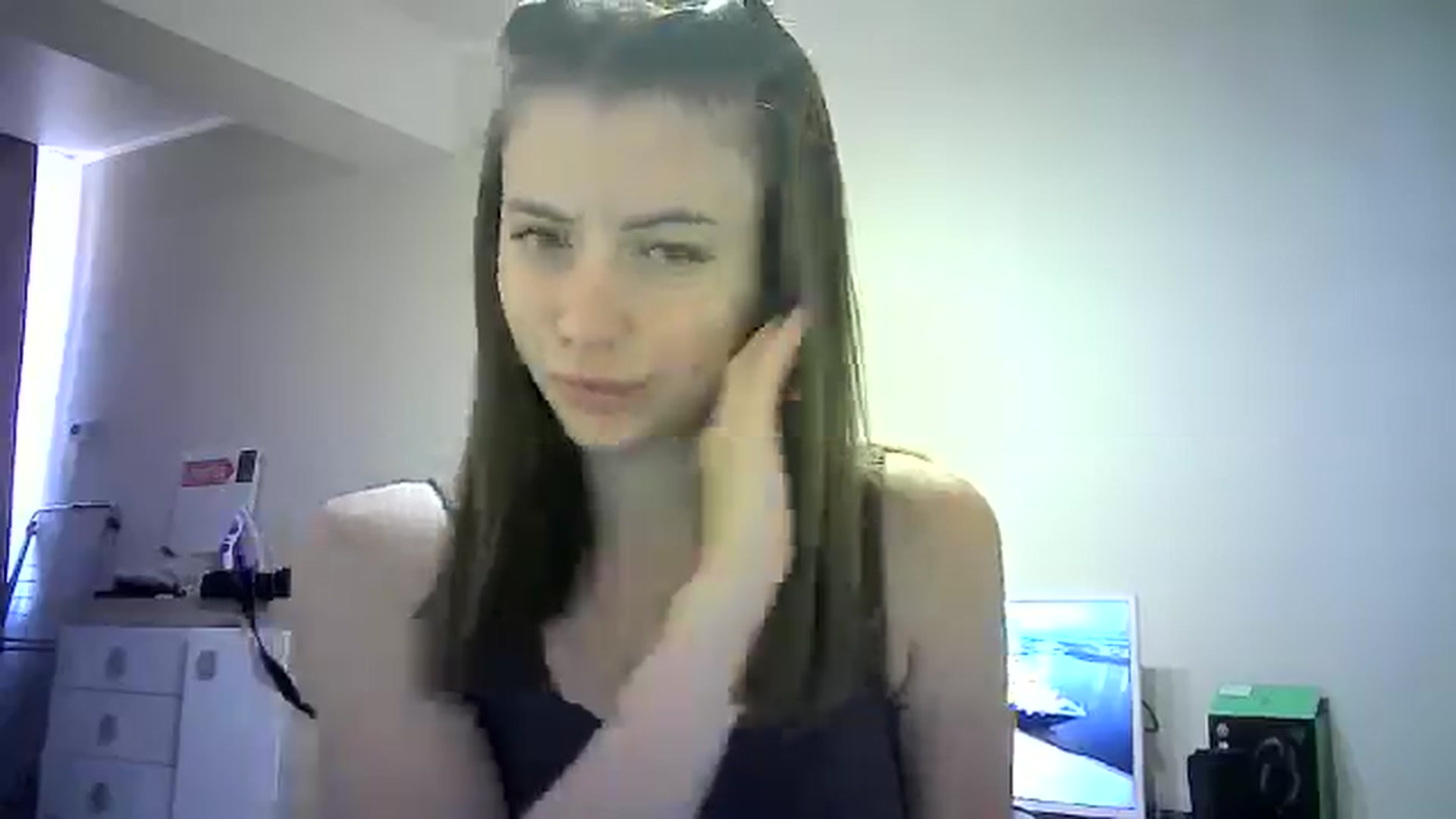 Gallery image thumbnail from Sulfate0's myfreecams stream on, 06/22/2024, 07:53 image 18 of 20