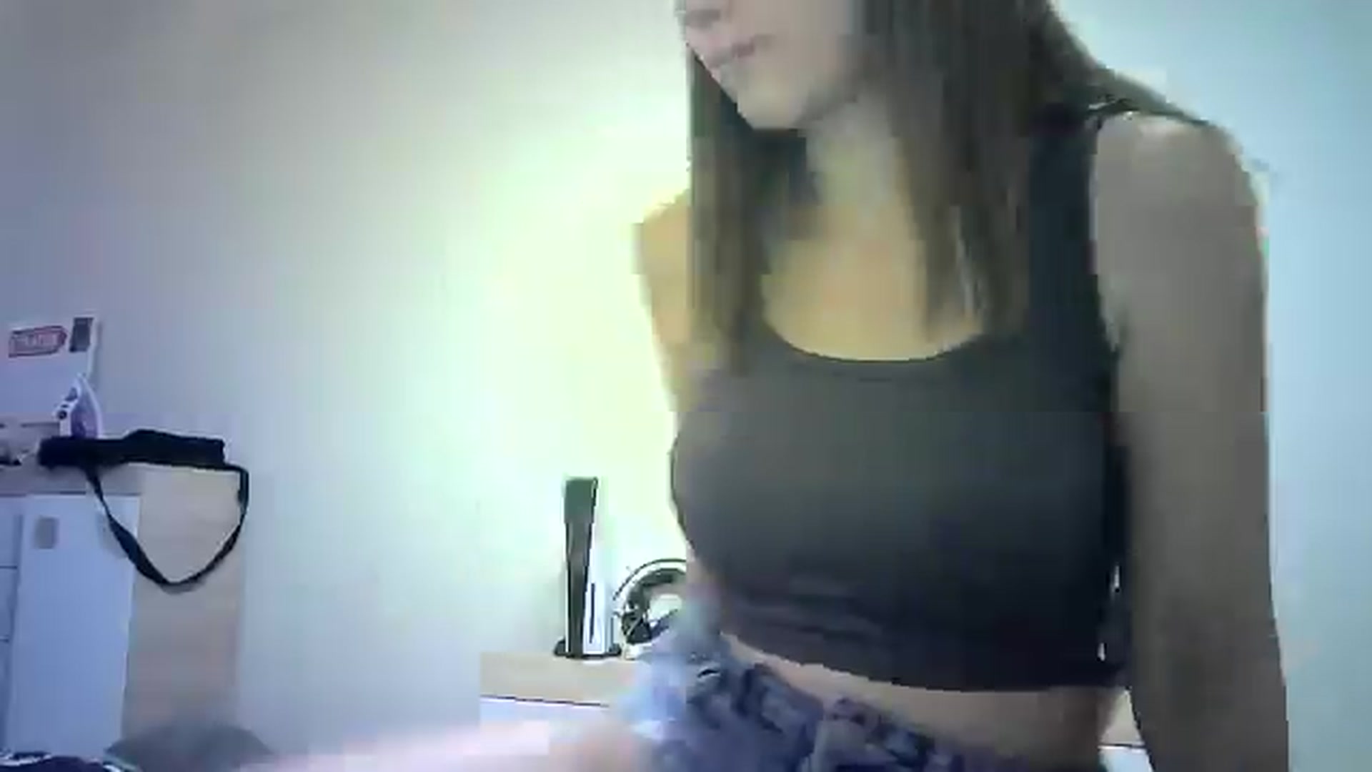 Gallery image thumbnail from Sulfate0's myfreecams stream on, 06/22/2024, 11:01 image 17 of 20