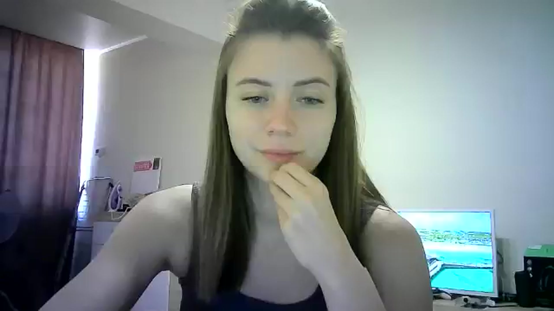 Gallery image thumbnail from Sulfate0's myfreecams stream on, 06/23/2024, 11:25 image 4 of 20