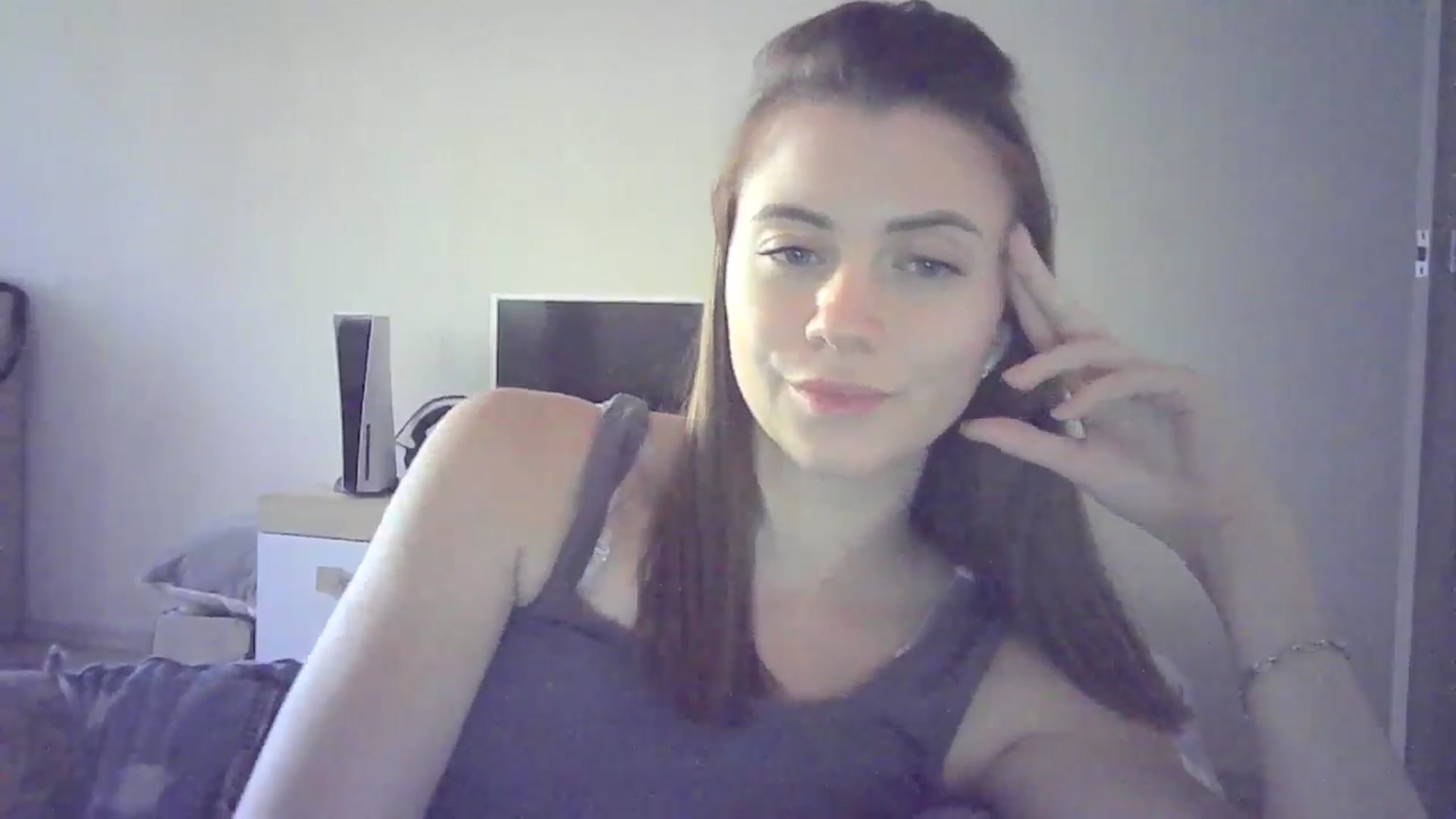 Gallery image thumbnail from Sulfate0's myfreecams stream on, 06/23/2024, 13:53 image 11 of 20