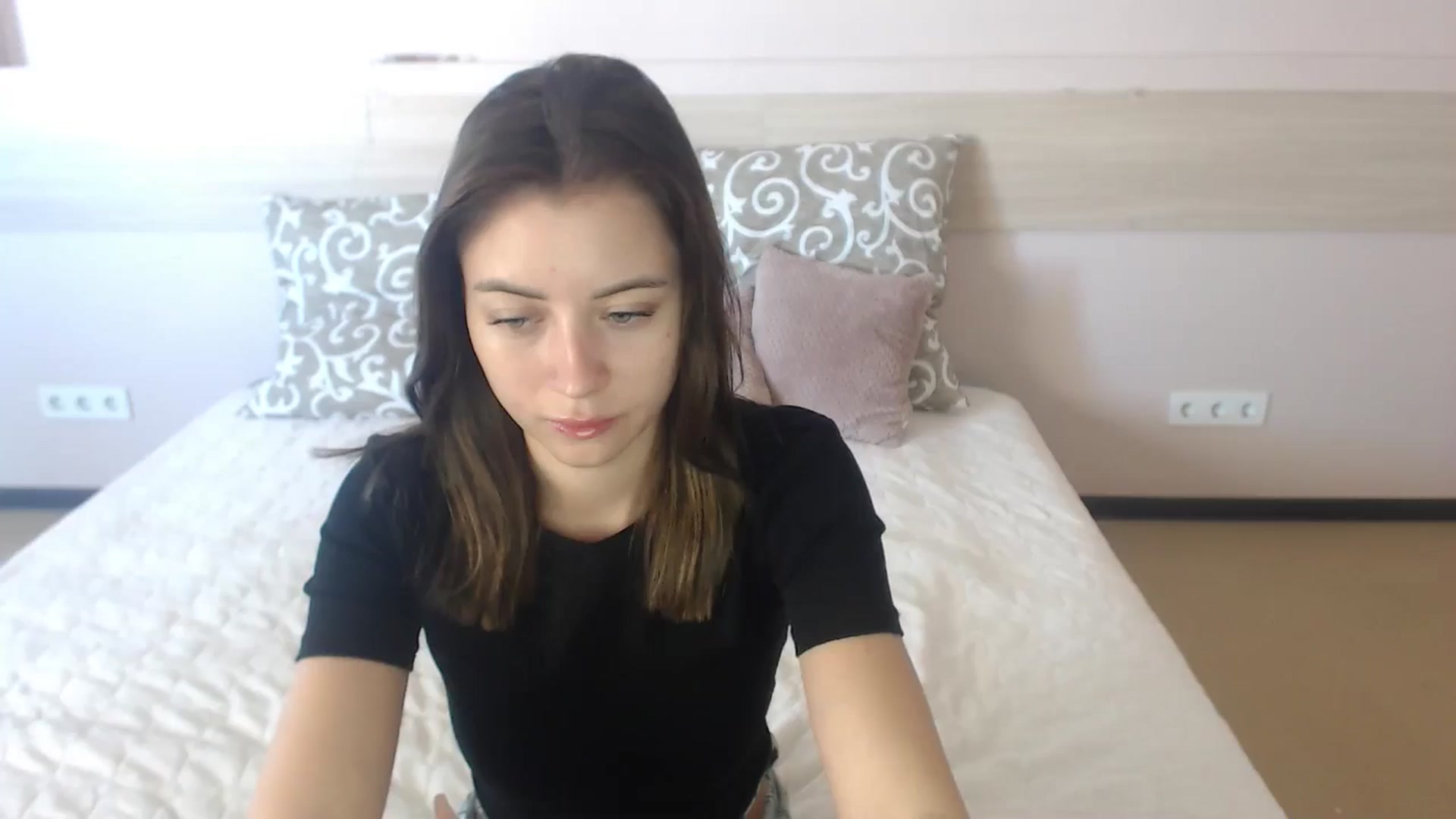 Gallery image thumbnail from Sulfate0's myfreecams stream on, 06/25/2024, 05:51 image 16 of 20