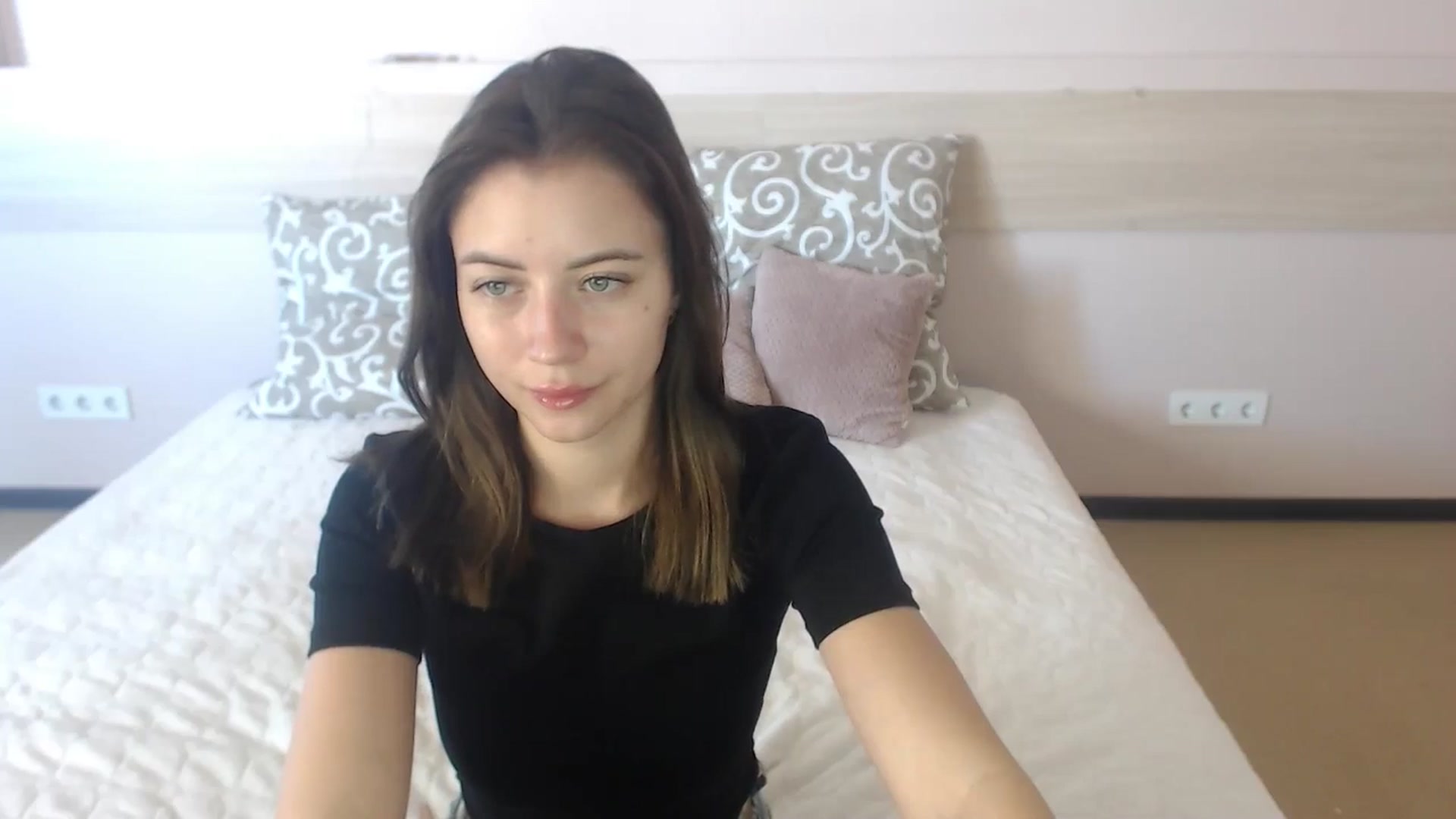 Gallery image thumbnail from Sulfate0's myfreecams stream on, 06/25/2024, 05:51 image 14 of 20