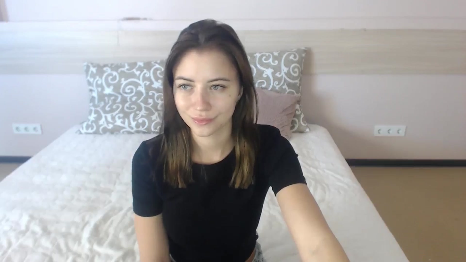 Gallery image thumbnail from Sulfate0's myfreecams stream on, 06/25/2024, 06:47 image 18 of 20
