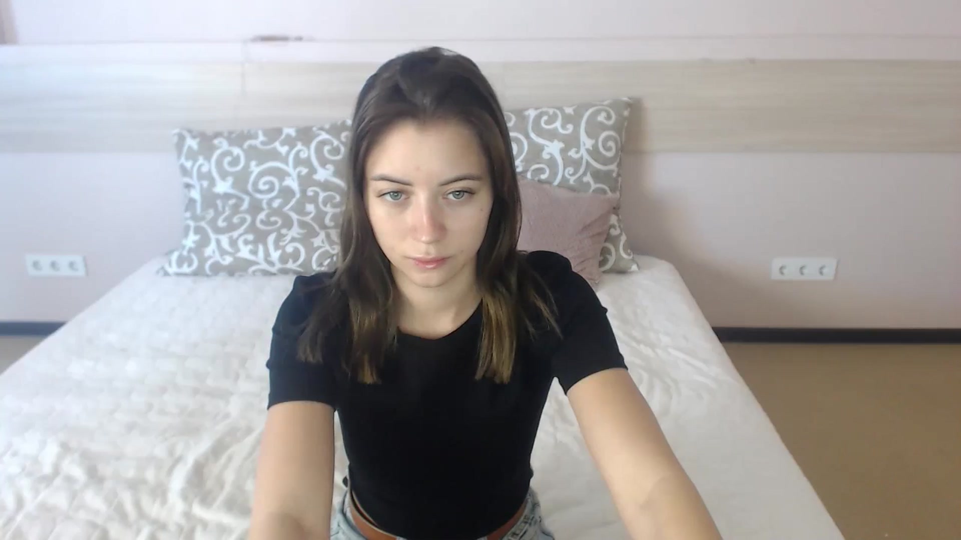 Gallery image thumbnail from Sulfate0's myfreecams stream on, 06/25/2024, 06:47 image 13 of 20