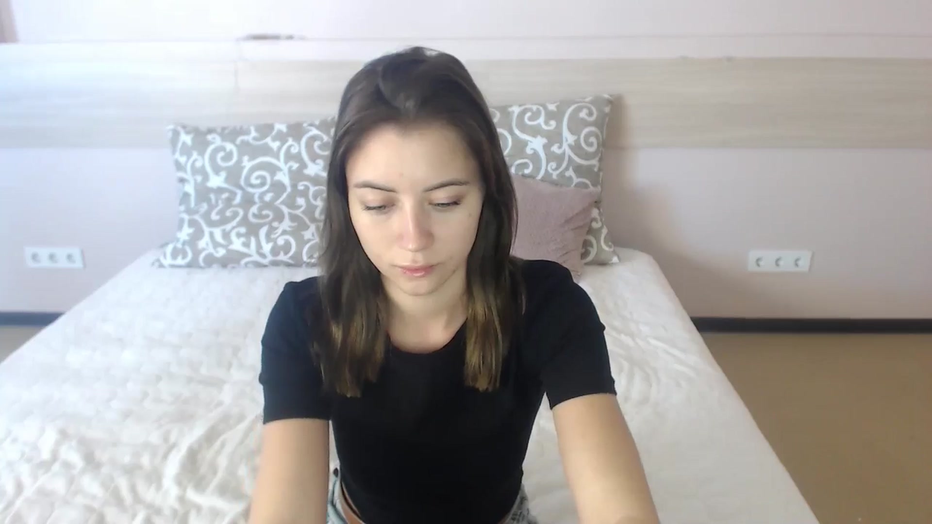 Gallery image thumbnail from Sulfate0's myfreecams stream on, 06/25/2024, 06:47 image 15 of 20
