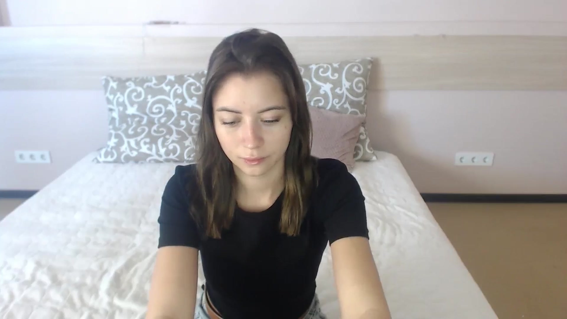 Gallery image thumbnail from Sulfate0's myfreecams stream on, 06/25/2024, 06:47 image 17 of 20