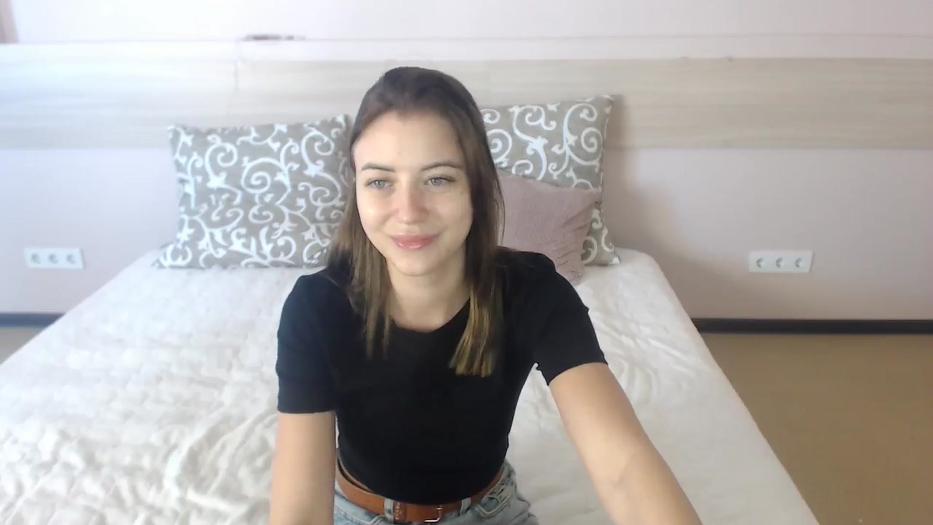 Gallery image thumbnail from Sulfate0's myfreecams stream on, 06/25/2024, 06:47 image 10 of 20
