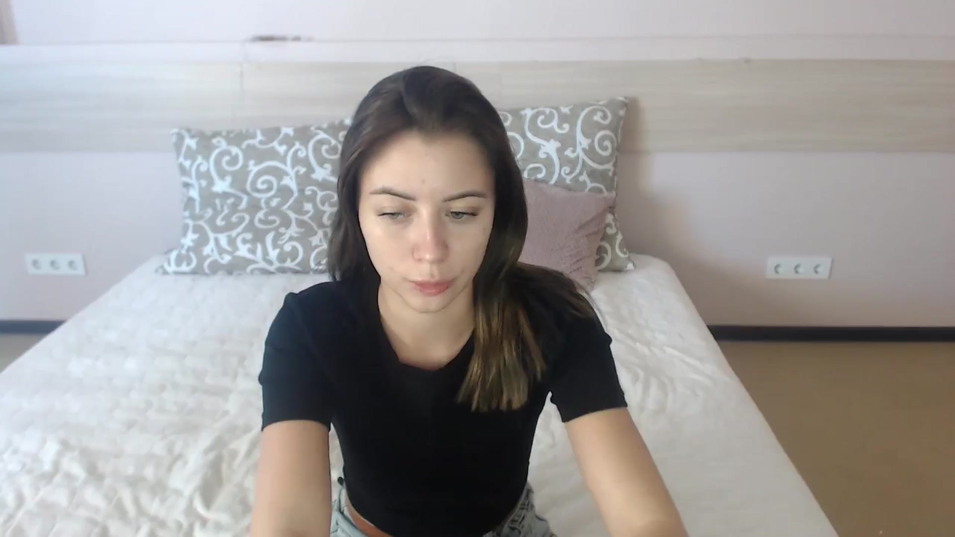 Gallery image thumbnail from Sulfate0's myfreecams stream on, 06/25/2024, 06:47 image 9 of 20
