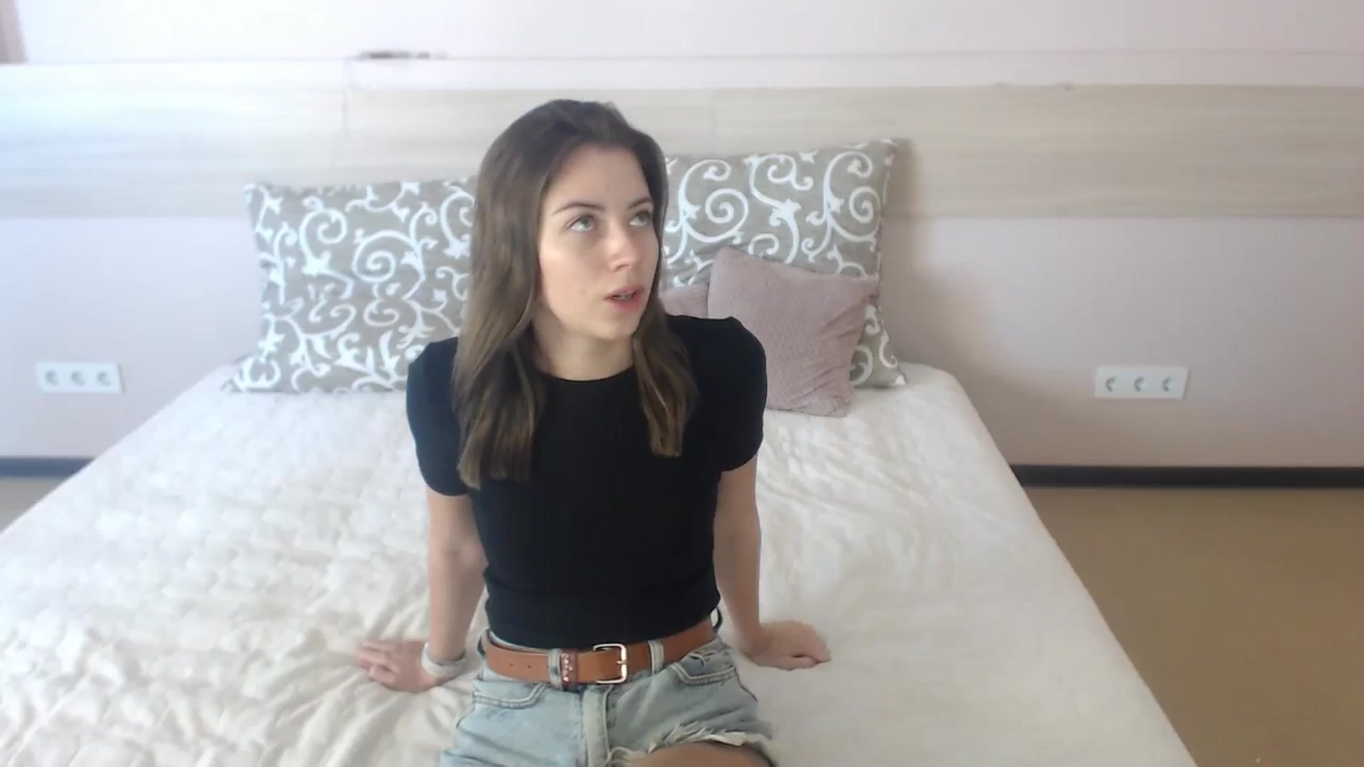 Gallery image thumbnail from Sulfate0's myfreecams stream on, 06/25/2024, 06:47 image 7 of 20