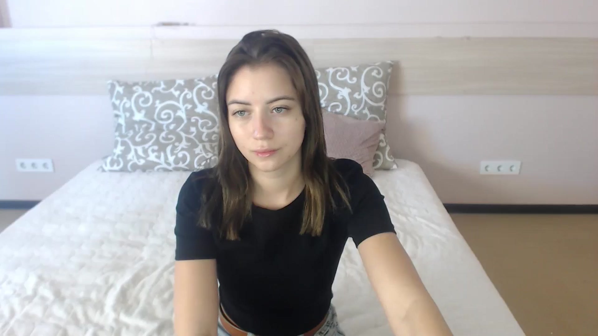 Gallery image thumbnail from Sulfate0's myfreecams stream on, 06/25/2024, 06:47 image 14 of 20