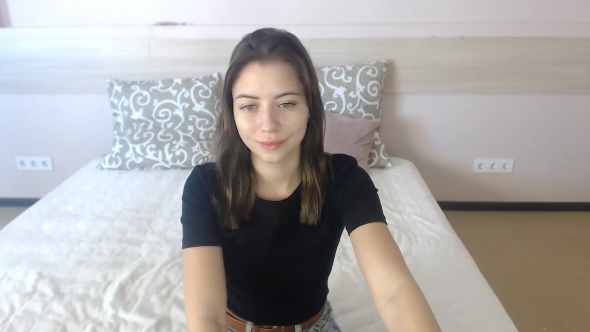 Gallery image thumbnail from Sulfate0's myfreecams stream on, 06/25/2024, 06:47 image 16 of 20