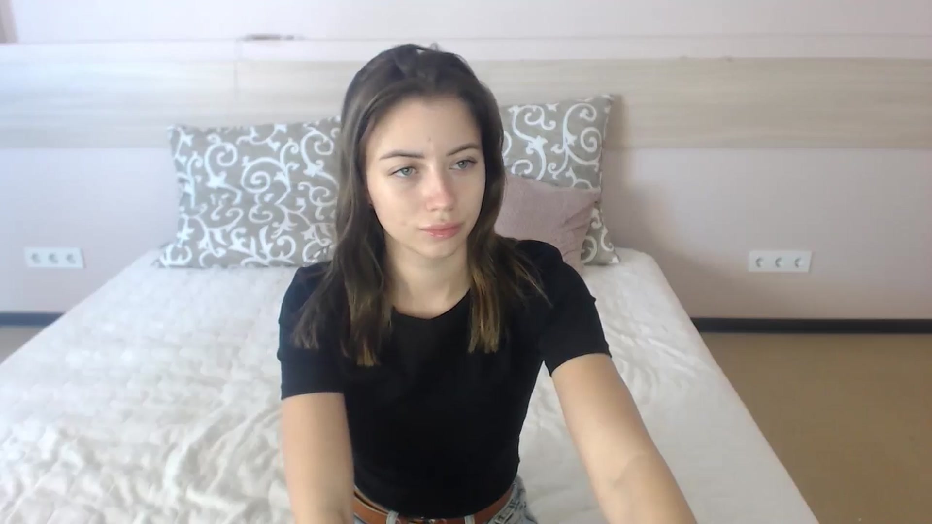Gallery image thumbnail from Sulfate0's myfreecams stream on, 06/25/2024, 06:47 image 12 of 20