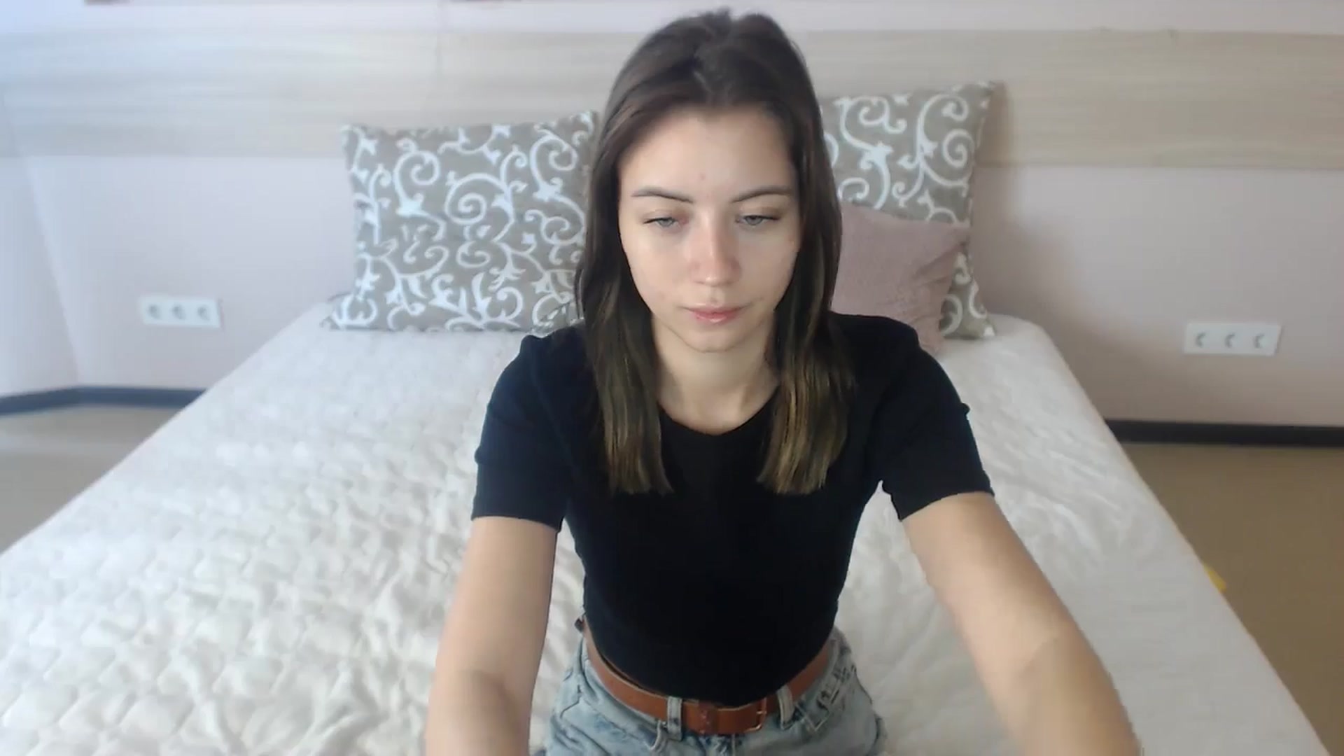 Gallery image thumbnail from Sulfate0's myfreecams stream on, 06/25/2024, 07:27 image 18 of 20