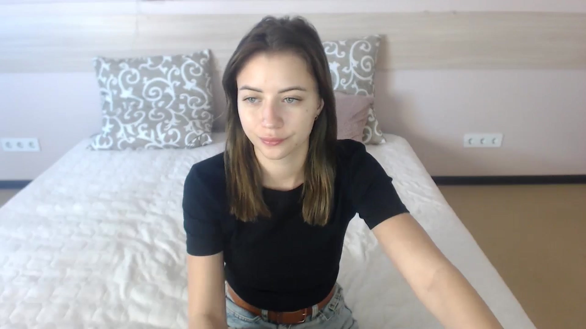 Gallery image thumbnail from Sulfate0's myfreecams stream on, 06/25/2024, 07:27 image 5 of 20