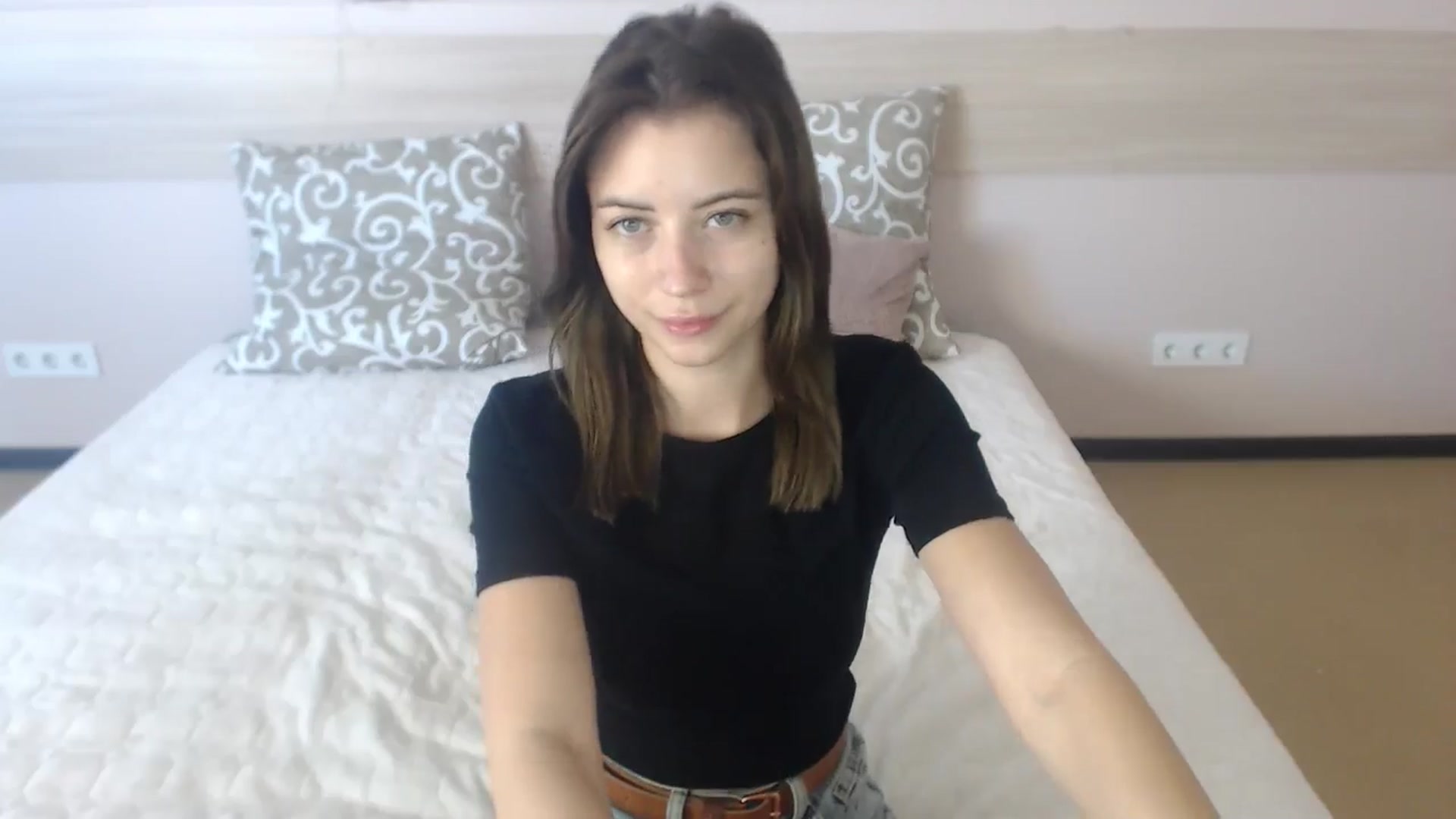 Gallery image thumbnail from Sulfate0's myfreecams stream on, 06/25/2024, 07:27 image 6 of 20