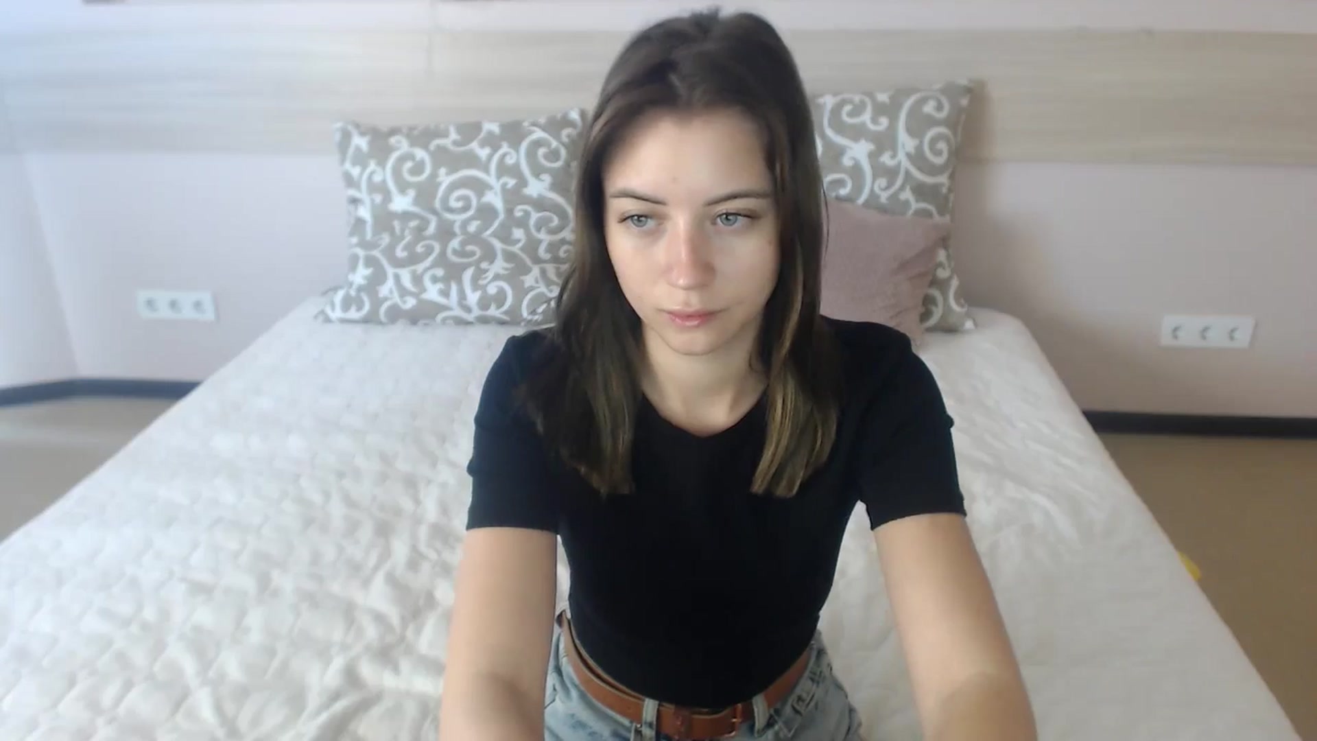 Gallery image thumbnail from Sulfate0's myfreecams stream on, 06/25/2024, 07:27 image 19 of 20