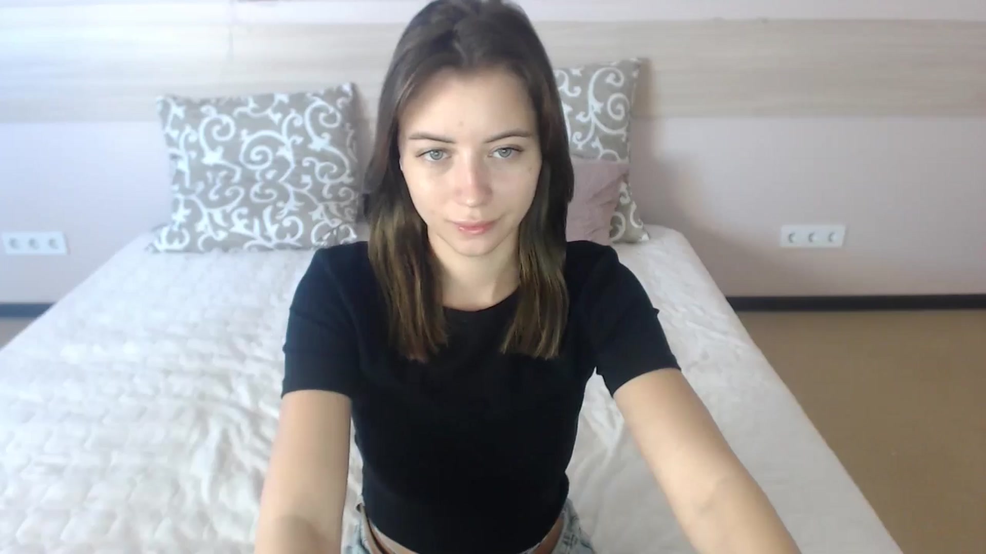 Gallery image thumbnail from Sulfate0's myfreecams stream on, 06/25/2024, 07:27 image 9 of 20