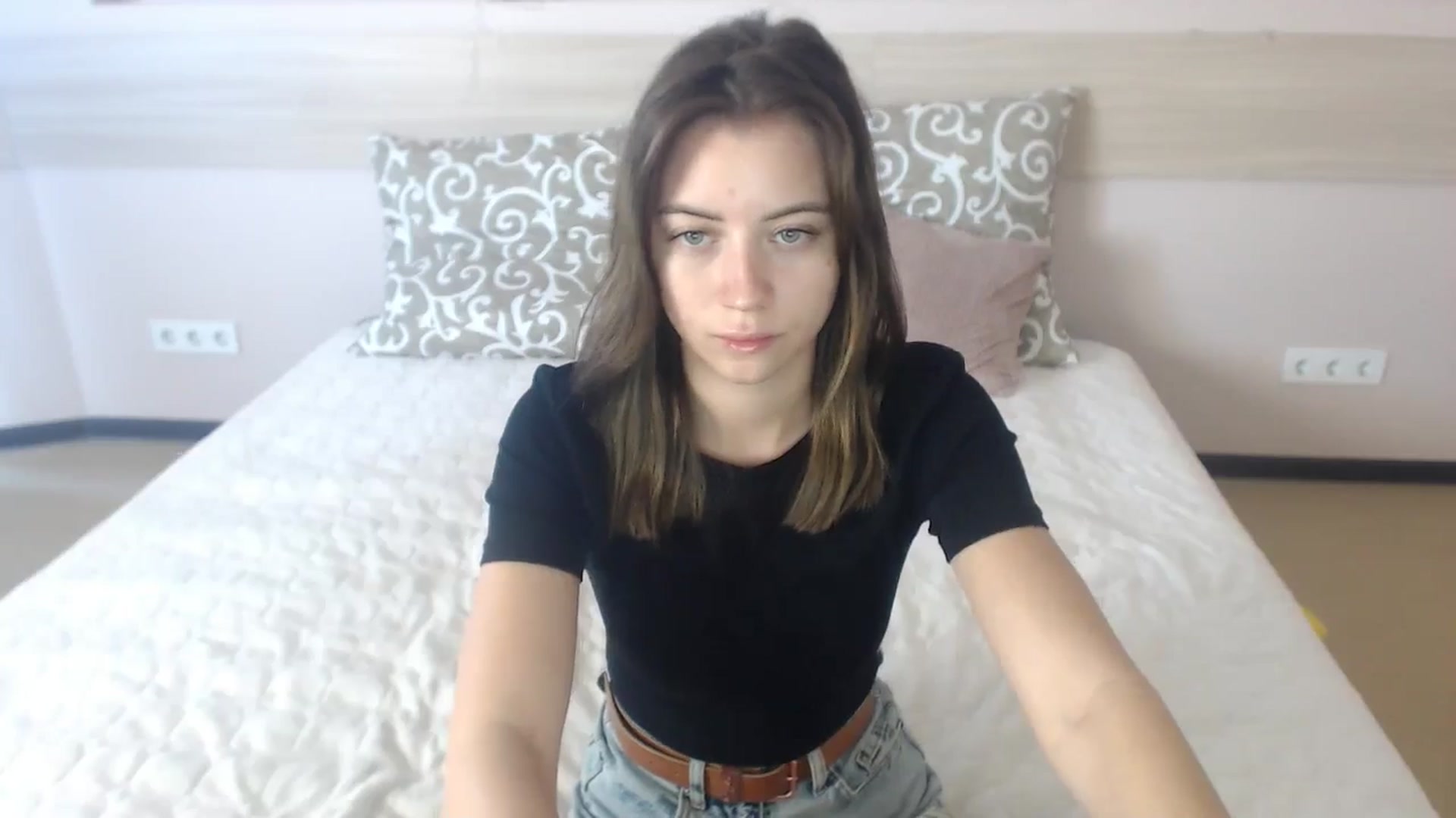 Gallery image thumbnail from Sulfate0's myfreecams stream on, 06/25/2024, 07:27 image 15 of 20