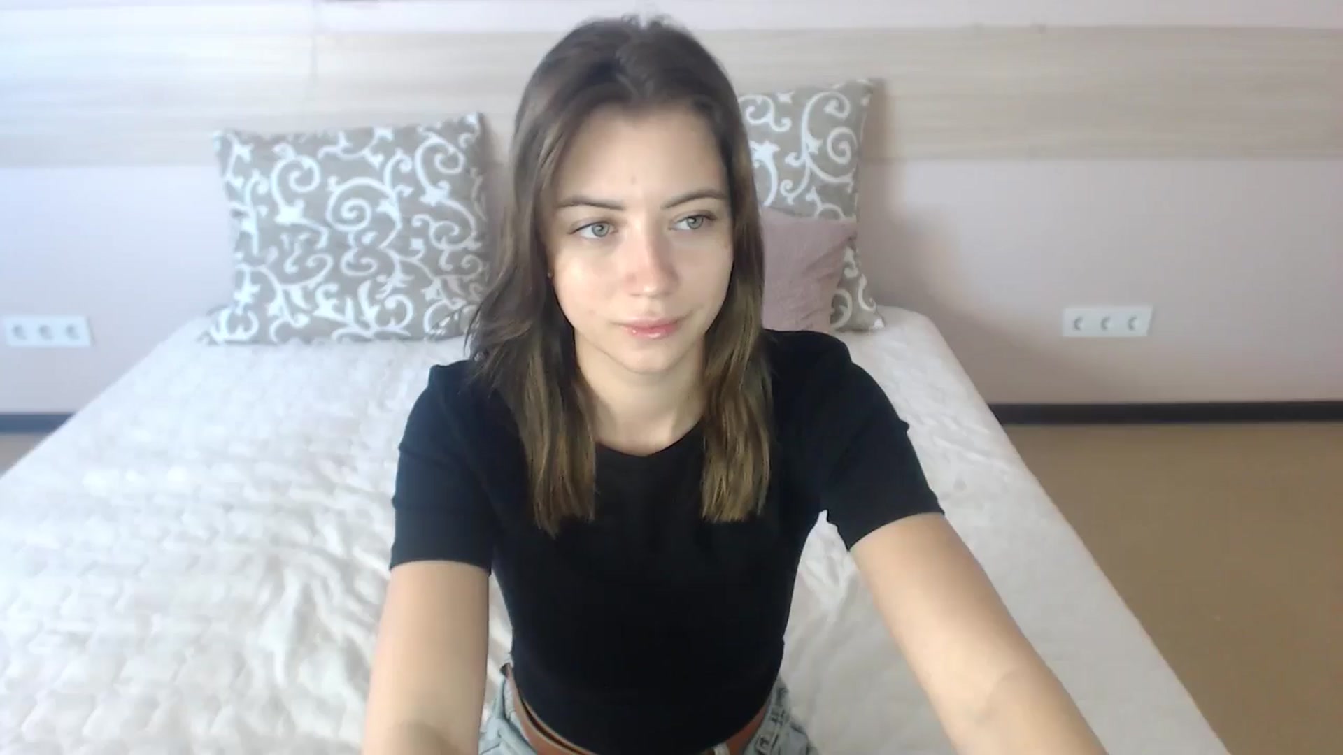 Gallery image thumbnail from Sulfate0's myfreecams stream on, 06/25/2024, 07:27 image 8 of 20