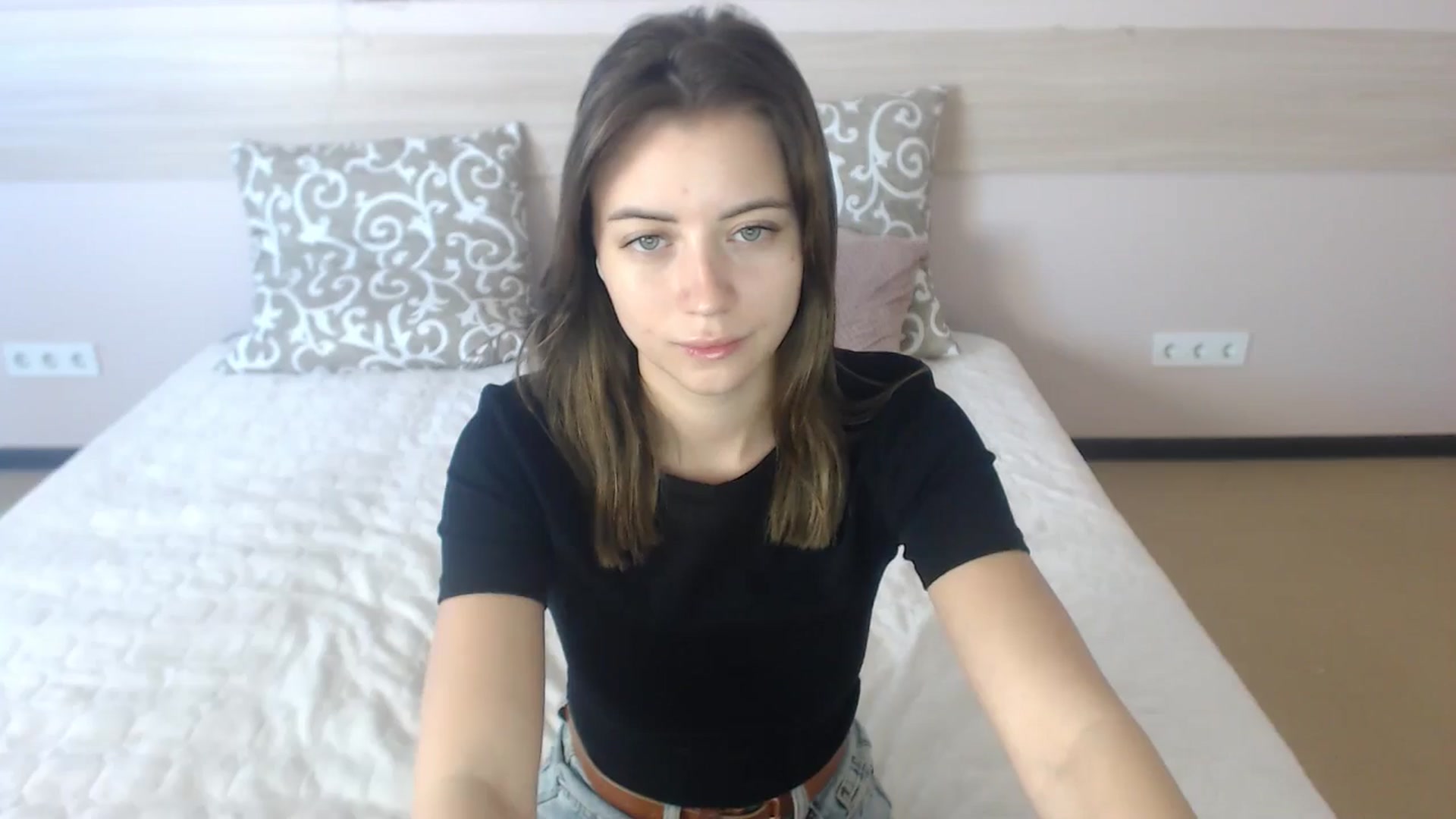 Gallery image thumbnail from Sulfate0's myfreecams stream on, 06/25/2024, 07:27 image 11 of 20
