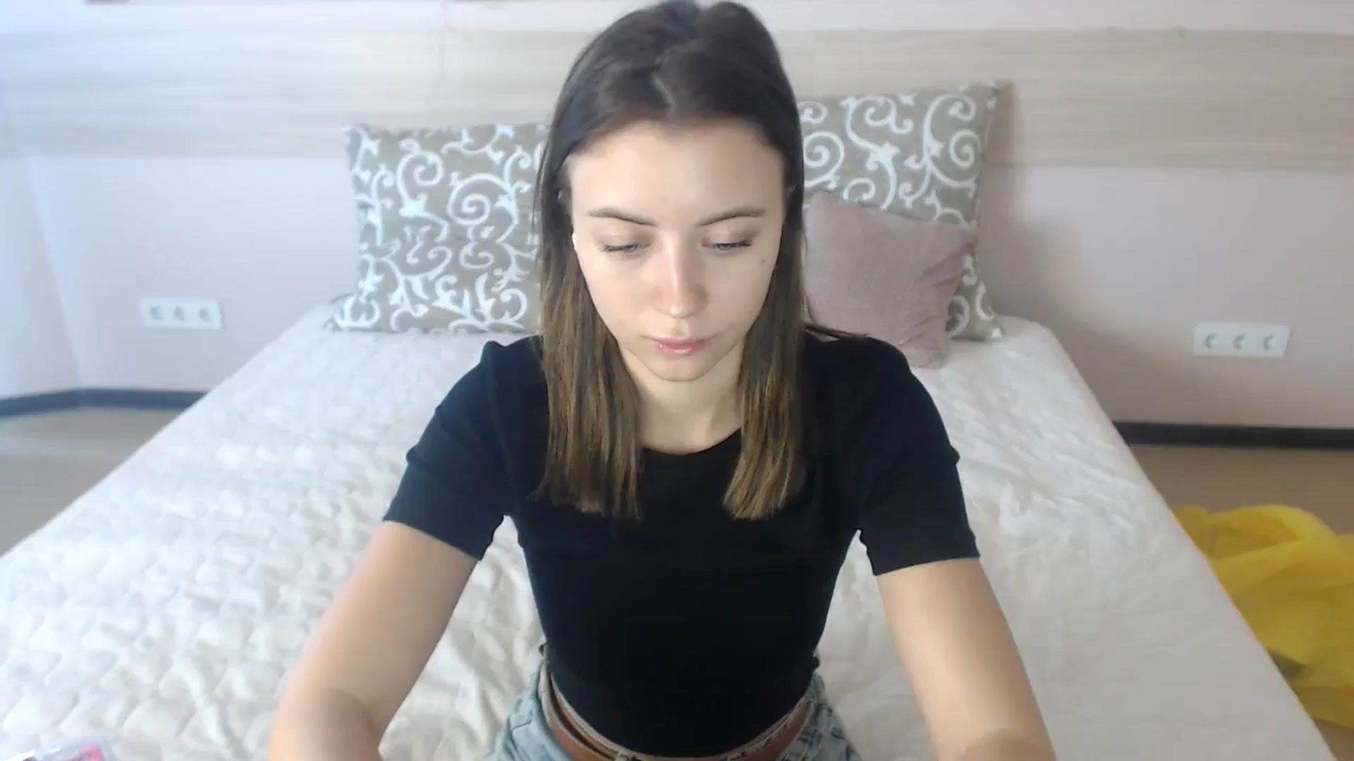 Gallery image thumbnail from Sulfate0's myfreecams stream on, 06/25/2024, 07:27 image 13 of 20