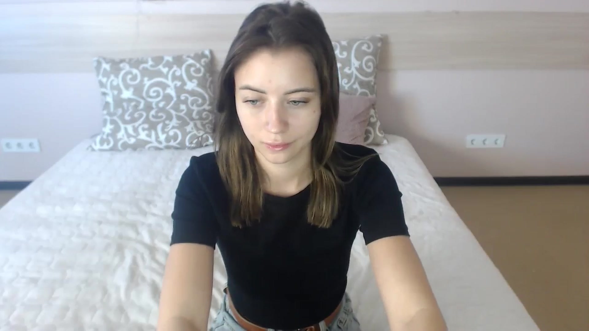 Gallery image thumbnail from Sulfate0's myfreecams stream on, 06/25/2024, 07:27 image 10 of 20