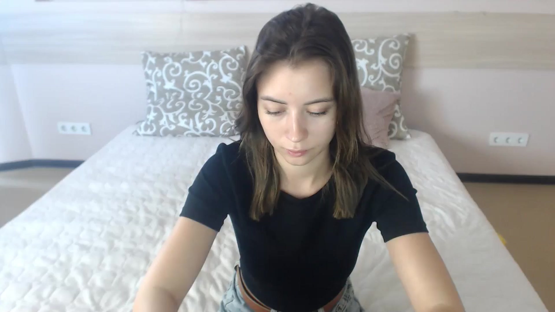 Gallery image thumbnail from Sulfate0's myfreecams stream on, 06/25/2024, 08:16 image 2 of 20
