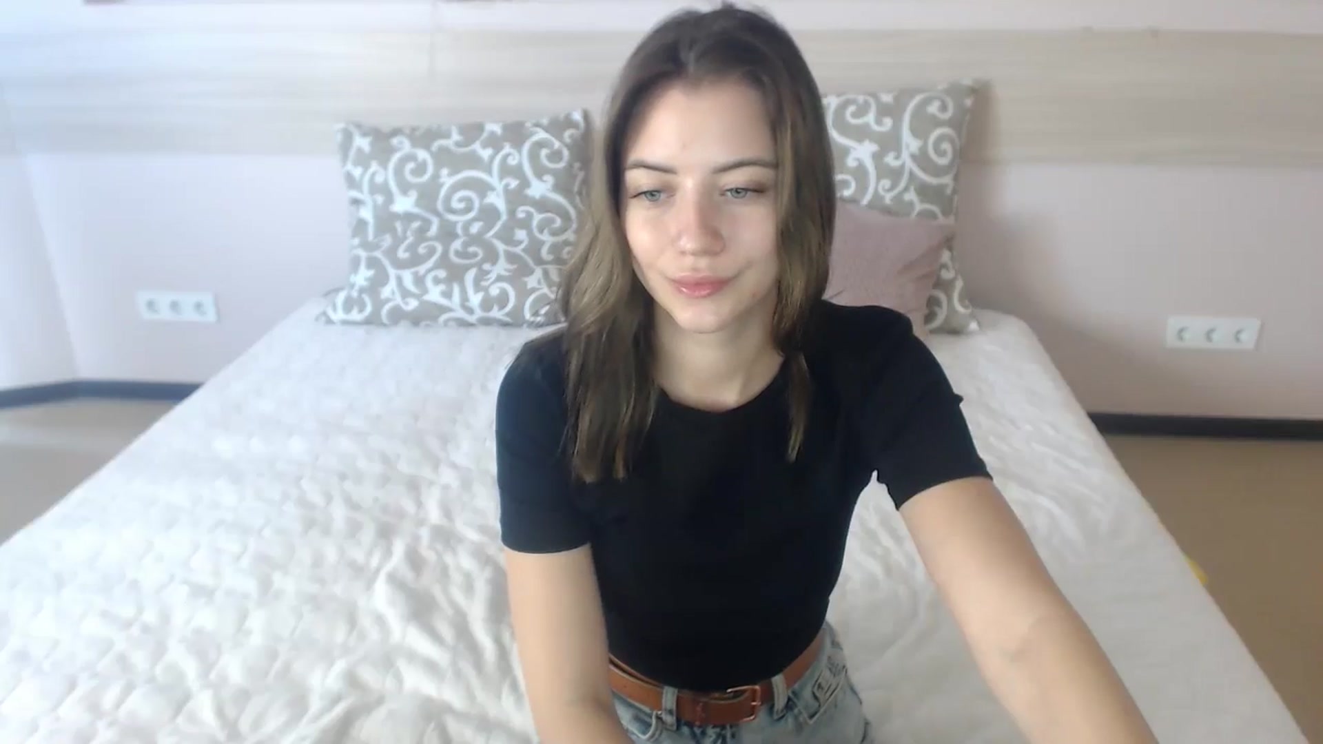 Gallery image thumbnail from Sulfate0's myfreecams stream on, 06/25/2024, 08:16 image 6 of 20
