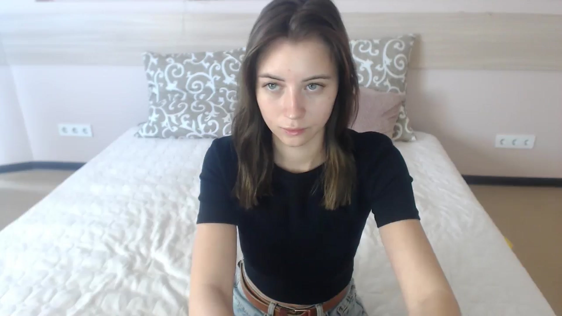 Gallery image thumbnail from Sulfate0's myfreecams stream on, 06/25/2024, 08:16 image 15 of 20