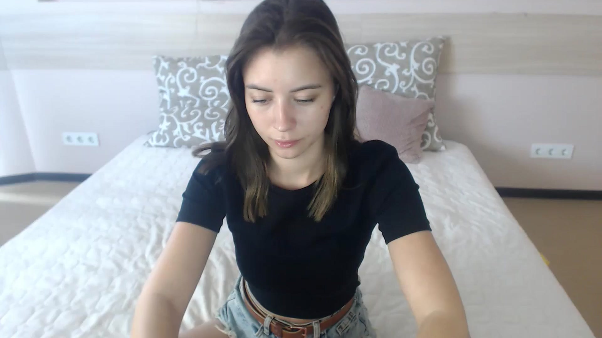 Gallery image thumbnail from Sulfate0's myfreecams stream on, 06/25/2024, 08:16 image 17 of 20