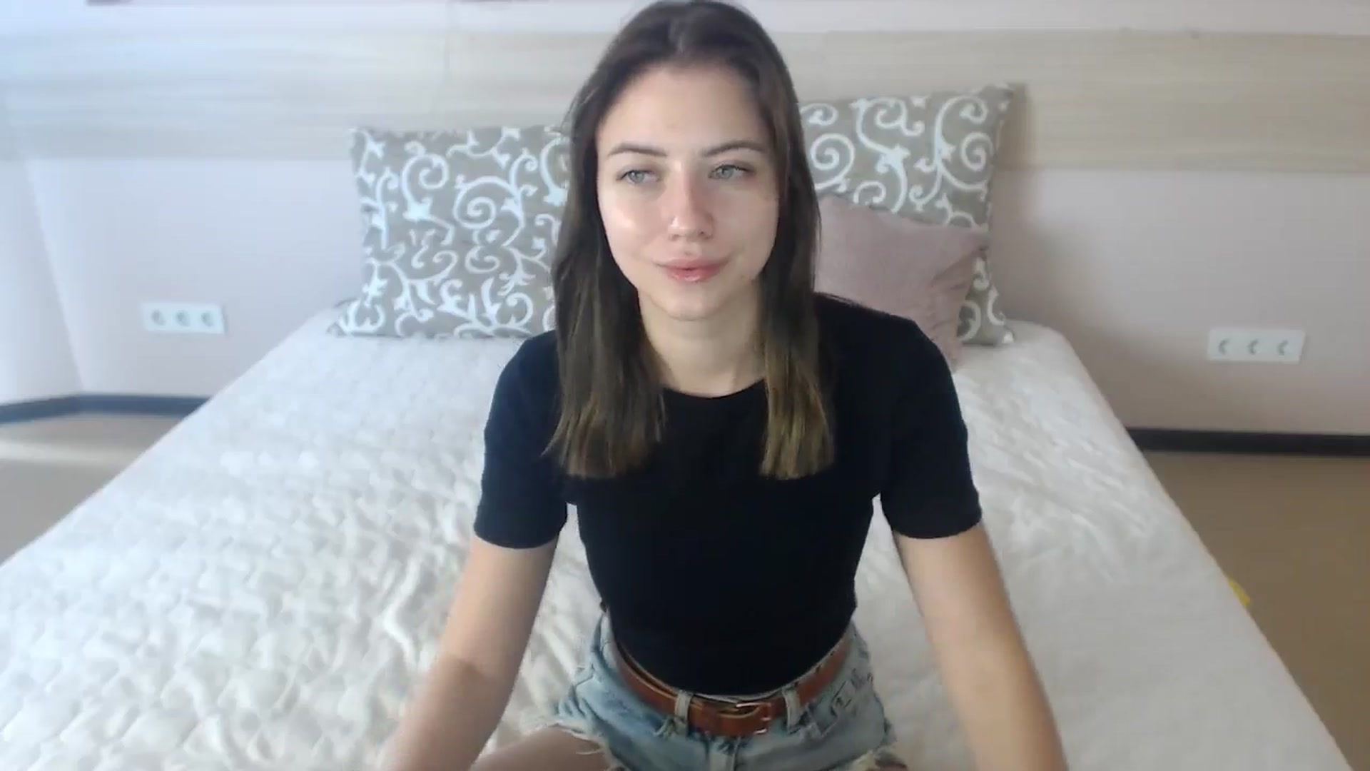 Gallery image thumbnail from Sulfate0's myfreecams stream on, 06/25/2024, 08:16 image 11 of 20
