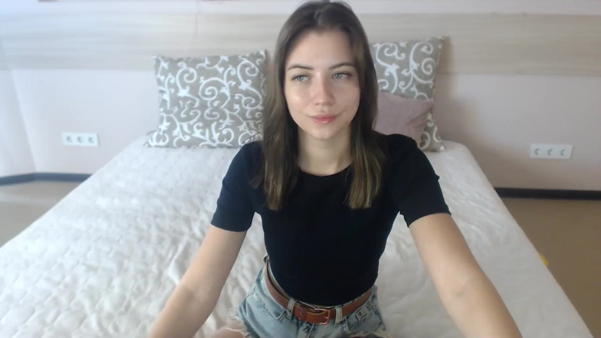 Gallery image thumbnail from Sulfate0's myfreecams stream on, 06/25/2024, 08:16 image 13 of 20