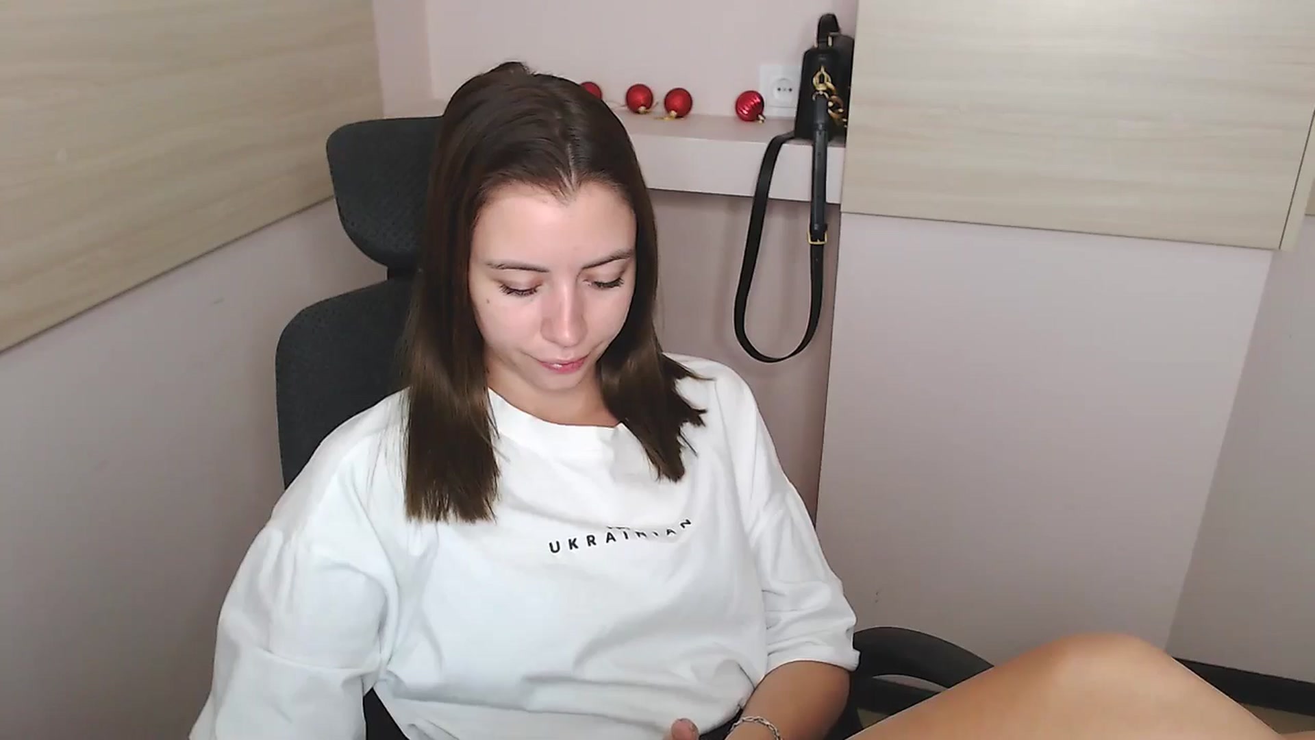 Gallery image thumbnail from Sulfate0's myfreecams stream on, 06/26/2024, 08:48 image 10 of 20
