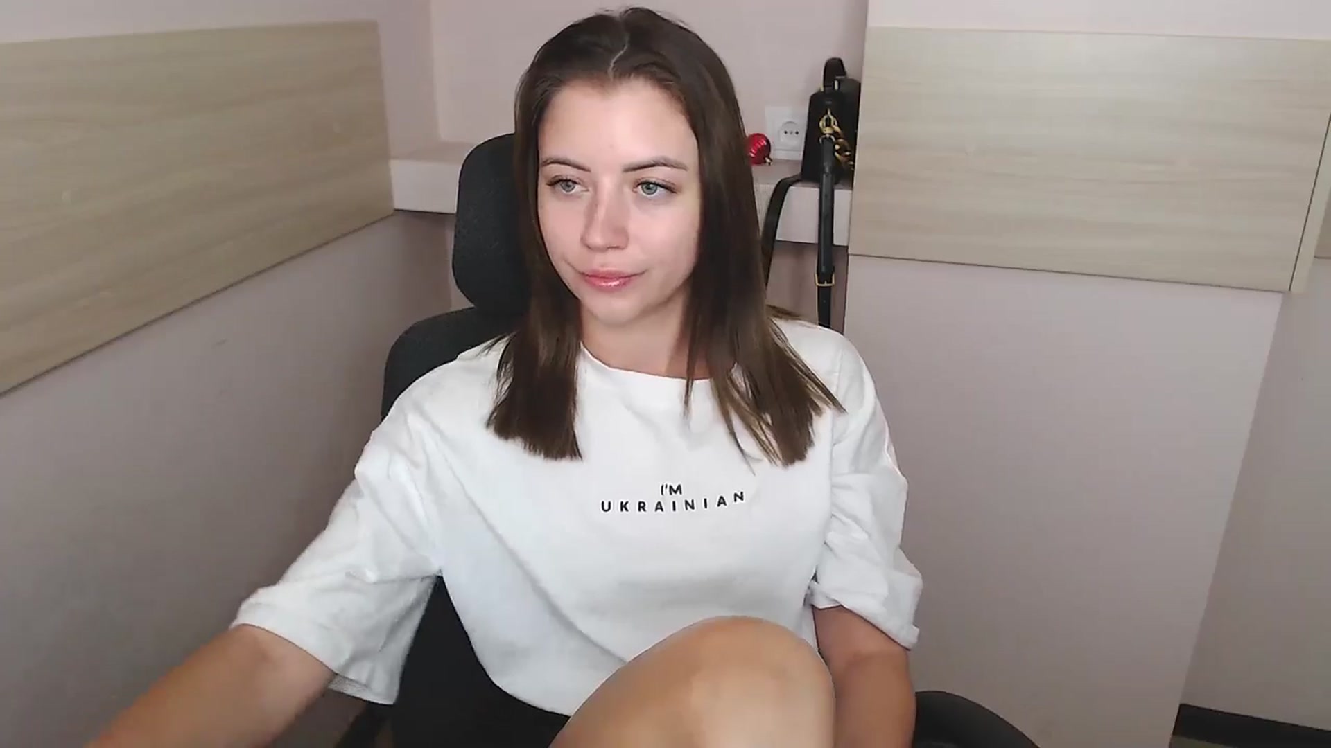 Gallery image thumbnail from Sulfate0's myfreecams stream on, 06/26/2024, 08:48 image 20 of 20
