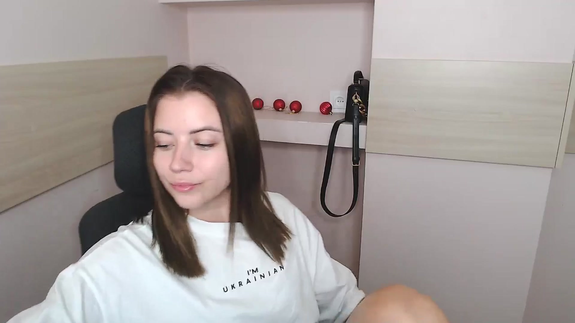 Gallery image thumbnail from Sulfate0's myfreecams stream on, 06/26/2024, 08:48 image 19 of 20