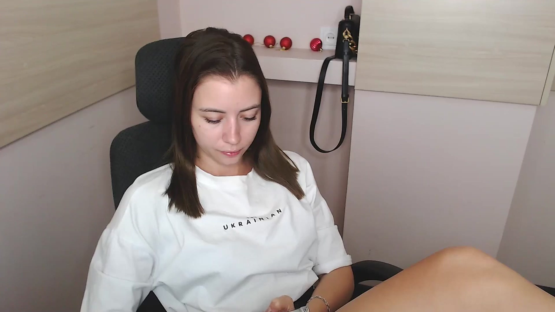 Gallery image thumbnail from Sulfate0's myfreecams stream on, 06/26/2024, 08:48 image 11 of 20