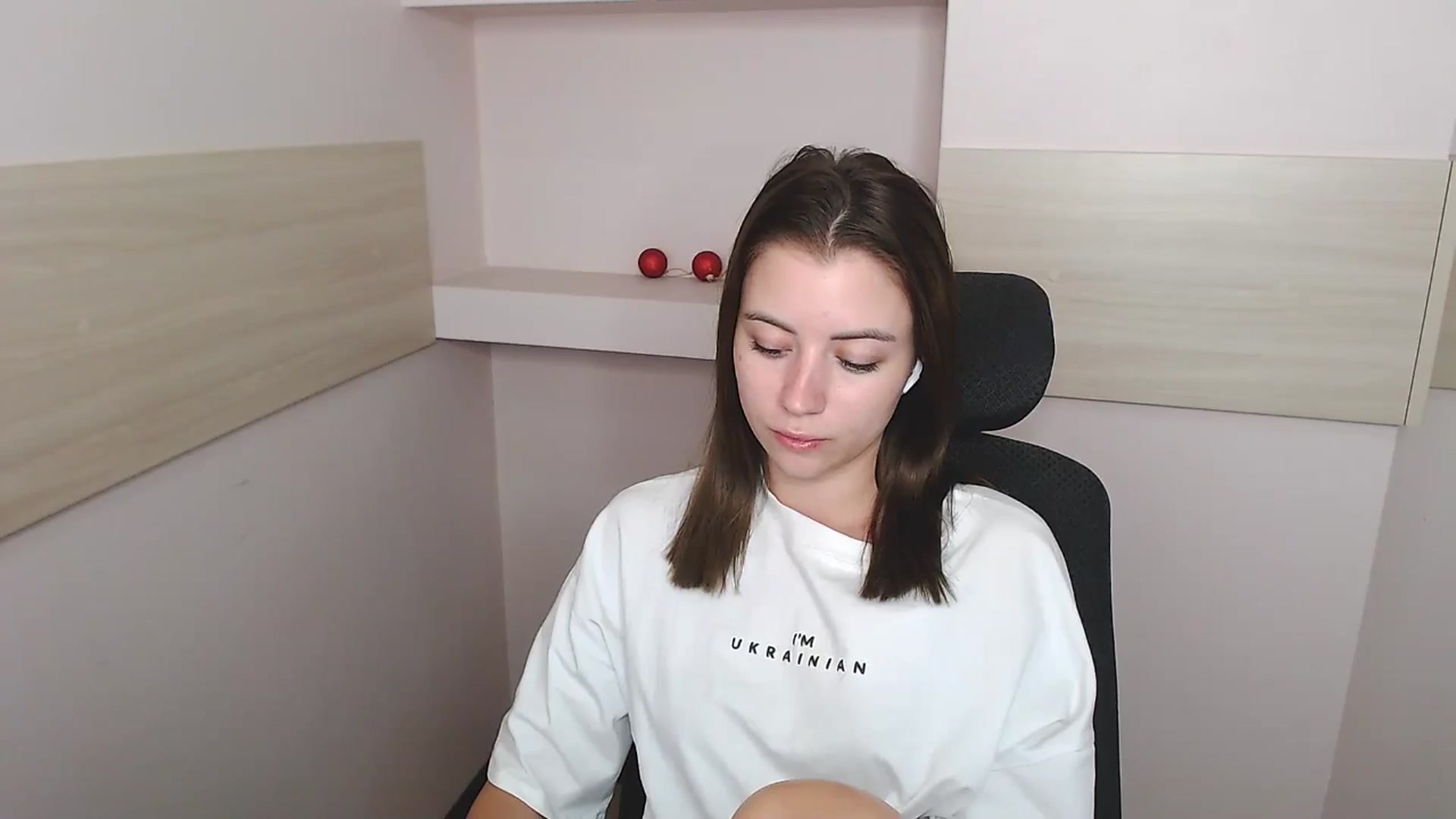 Gallery image thumbnail from Sulfate0's myfreecams stream on, 06/26/2024, 08:48 image 17 of 20