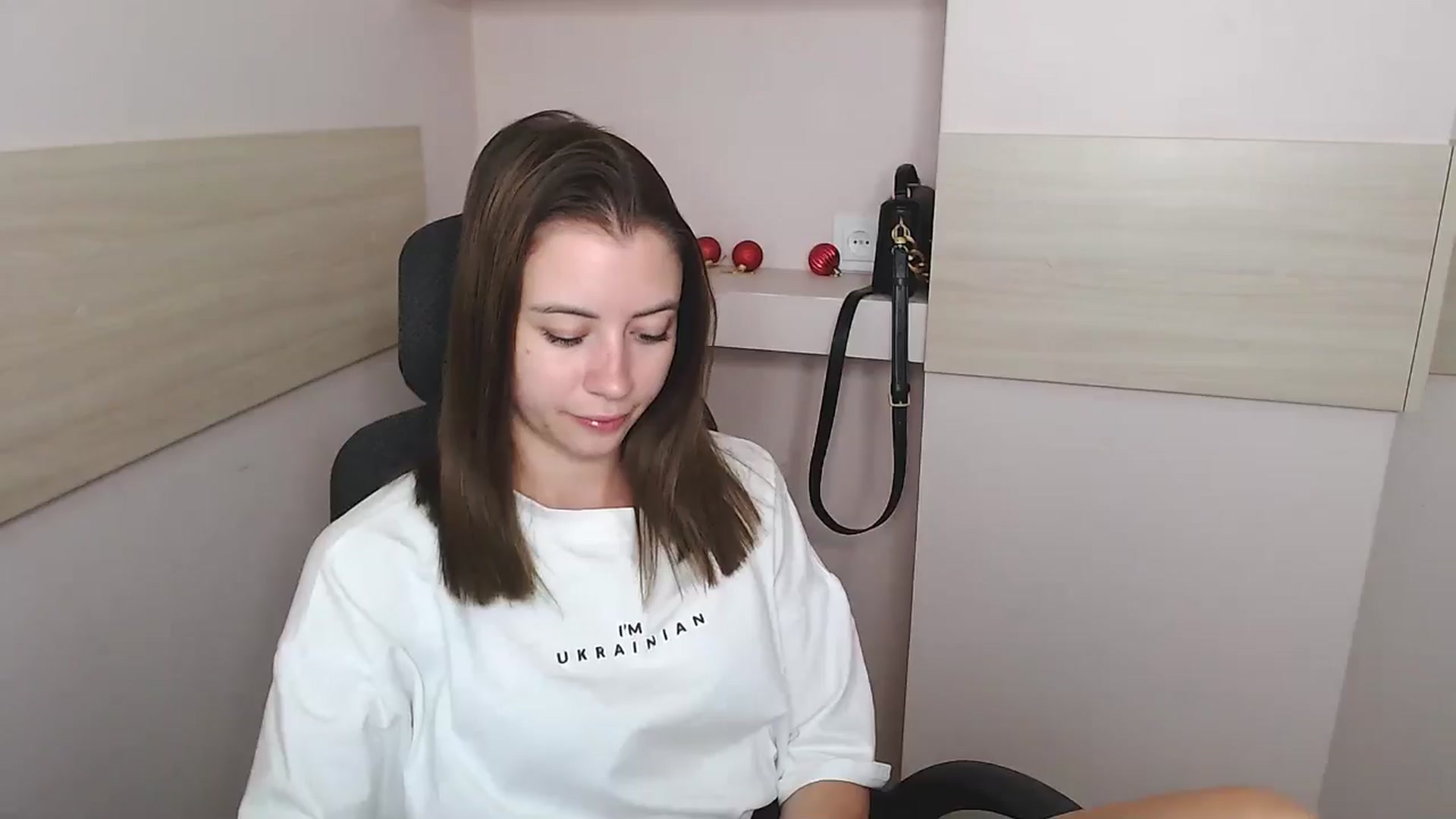 Gallery image thumbnail from Sulfate0's myfreecams stream on, 06/26/2024, 08:48 image 6 of 20