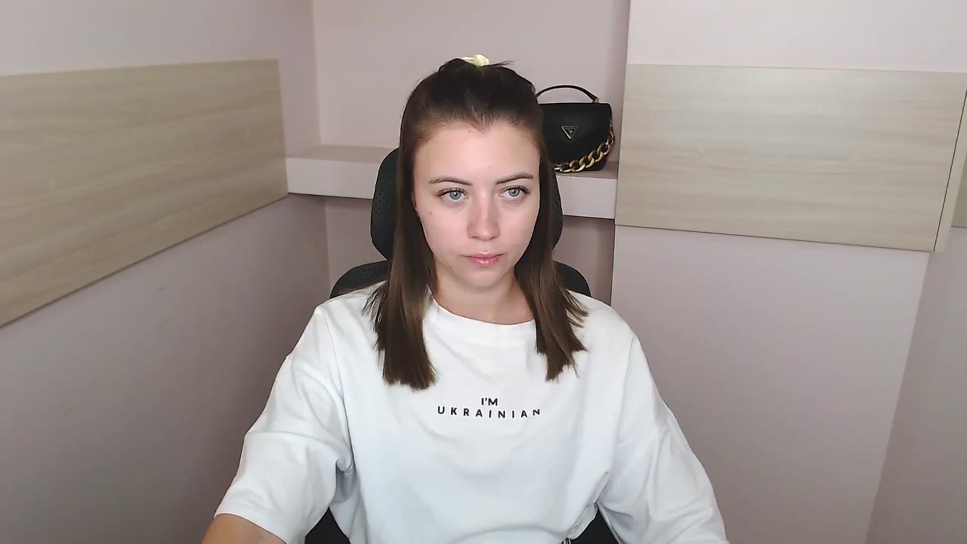 Gallery image thumbnail from Sulfate0's myfreecams stream on, 06/26/2024, 09:49 image 12 of 20
