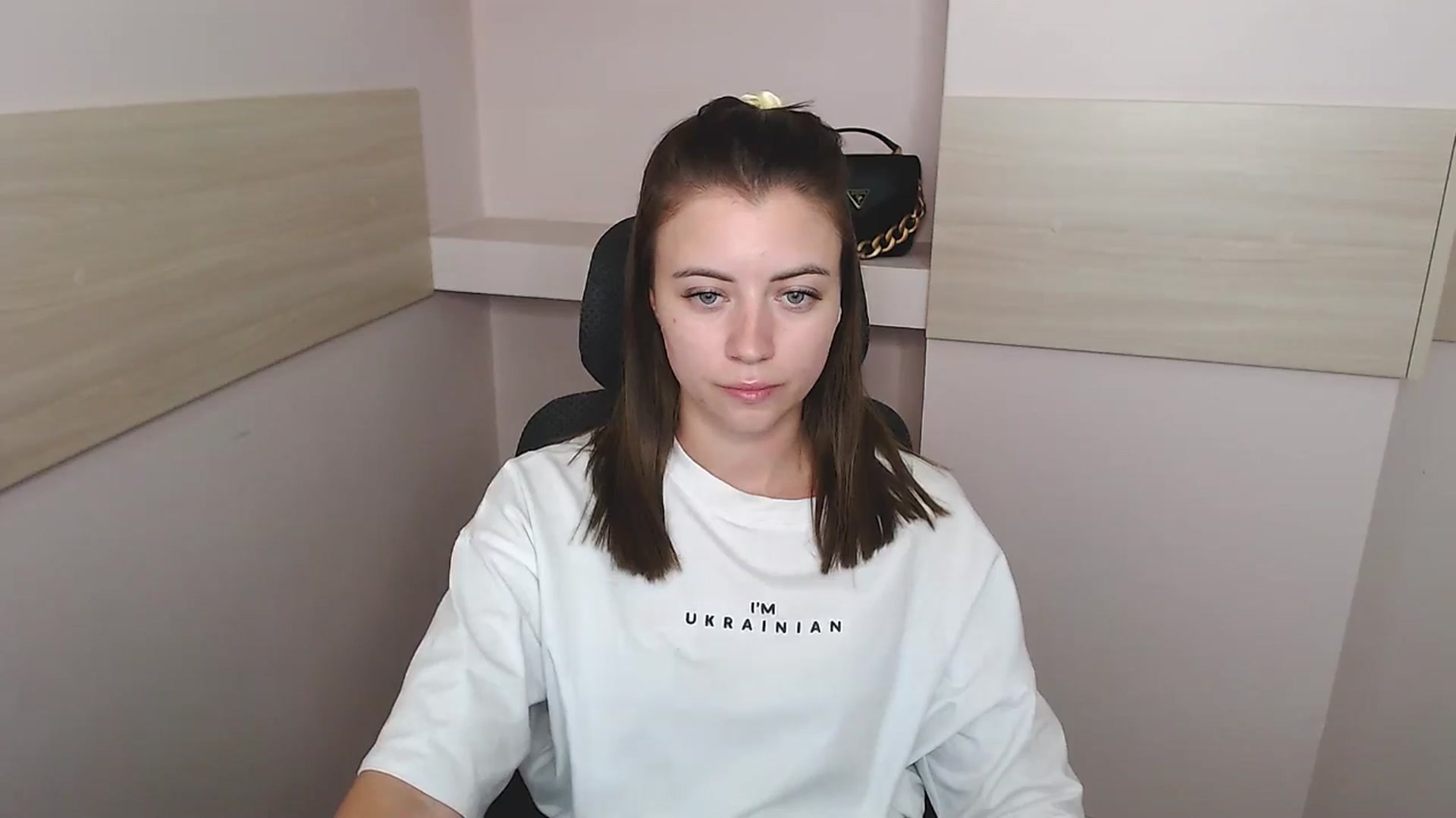Gallery image thumbnail from Sulfate0's myfreecams stream on, 06/26/2024, 09:49 image 15 of 20