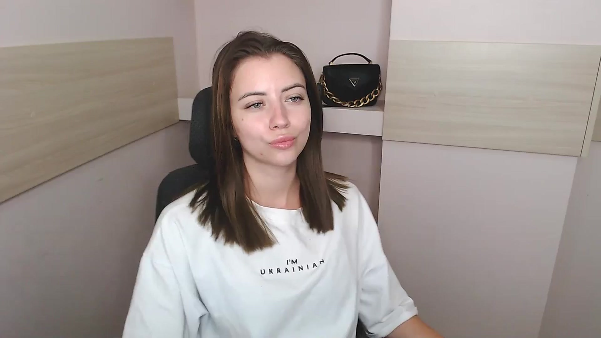 Gallery image thumbnail from Sulfate0's myfreecams stream on, 06/26/2024, 09:49 image 2 of 20