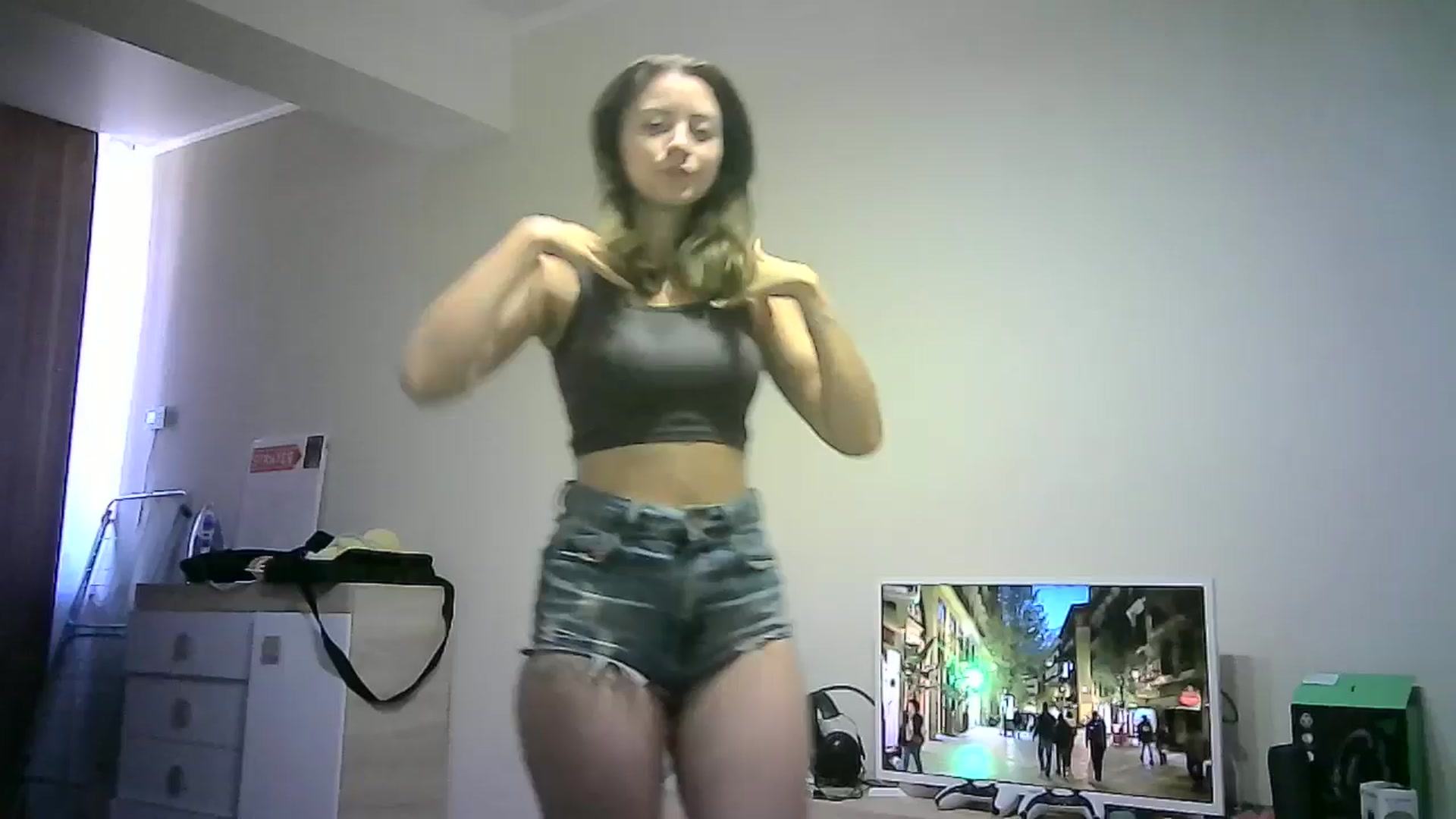Gallery image thumbnail from Sulfate0's myfreecams stream on, 06/27/2024, 08:41 image 1 of 20