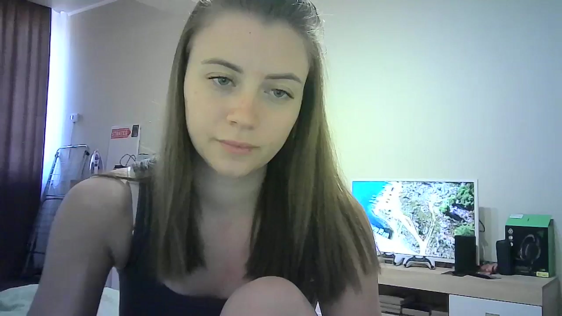 Gallery image thumbnail from Sulfate0's myfreecams stream on, 06/28/2024, 13:00 image 17 of 20