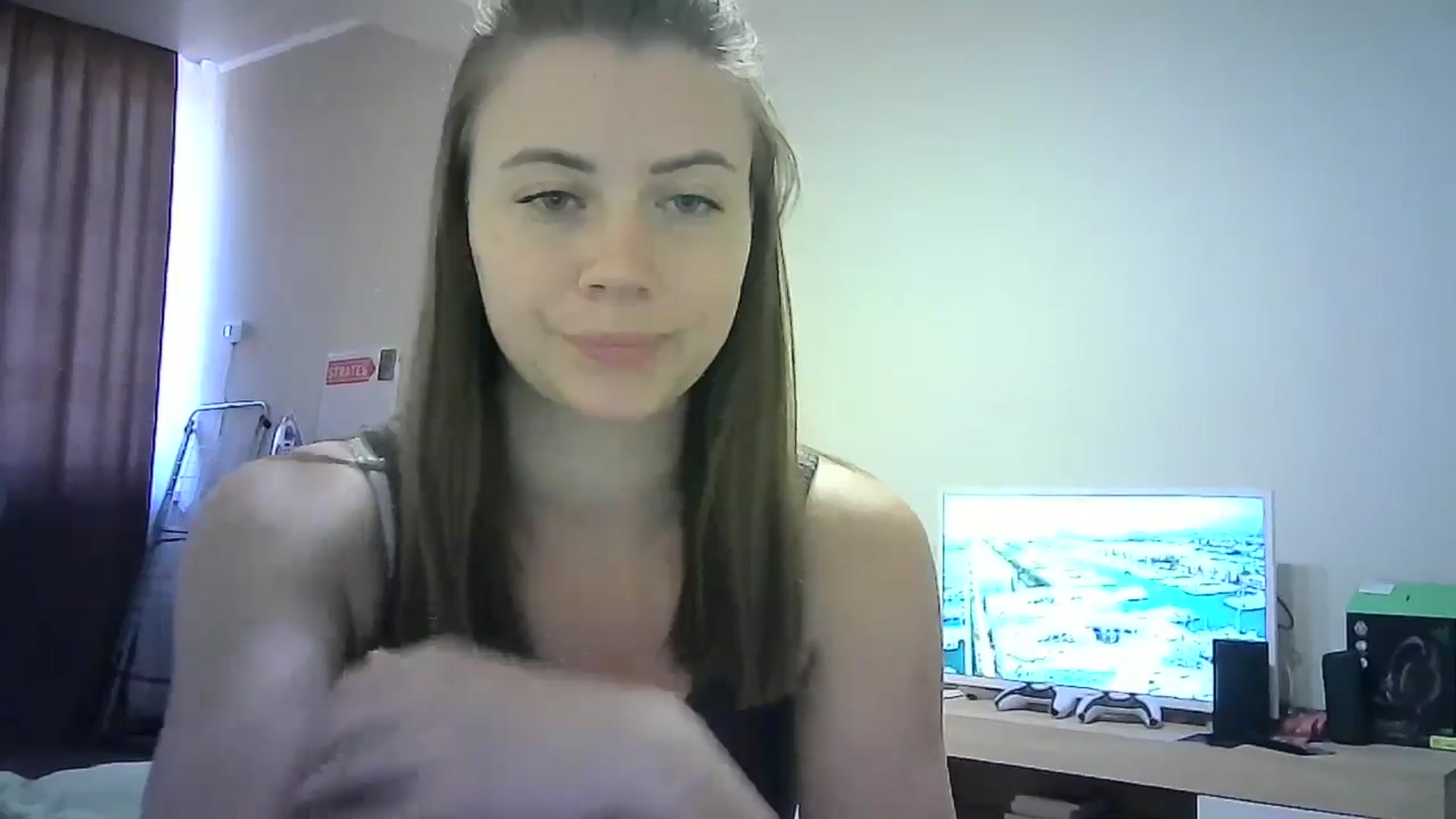 Gallery image thumbnail from Sulfate0's myfreecams stream on, 06/28/2024, 13:00 image 12 of 20