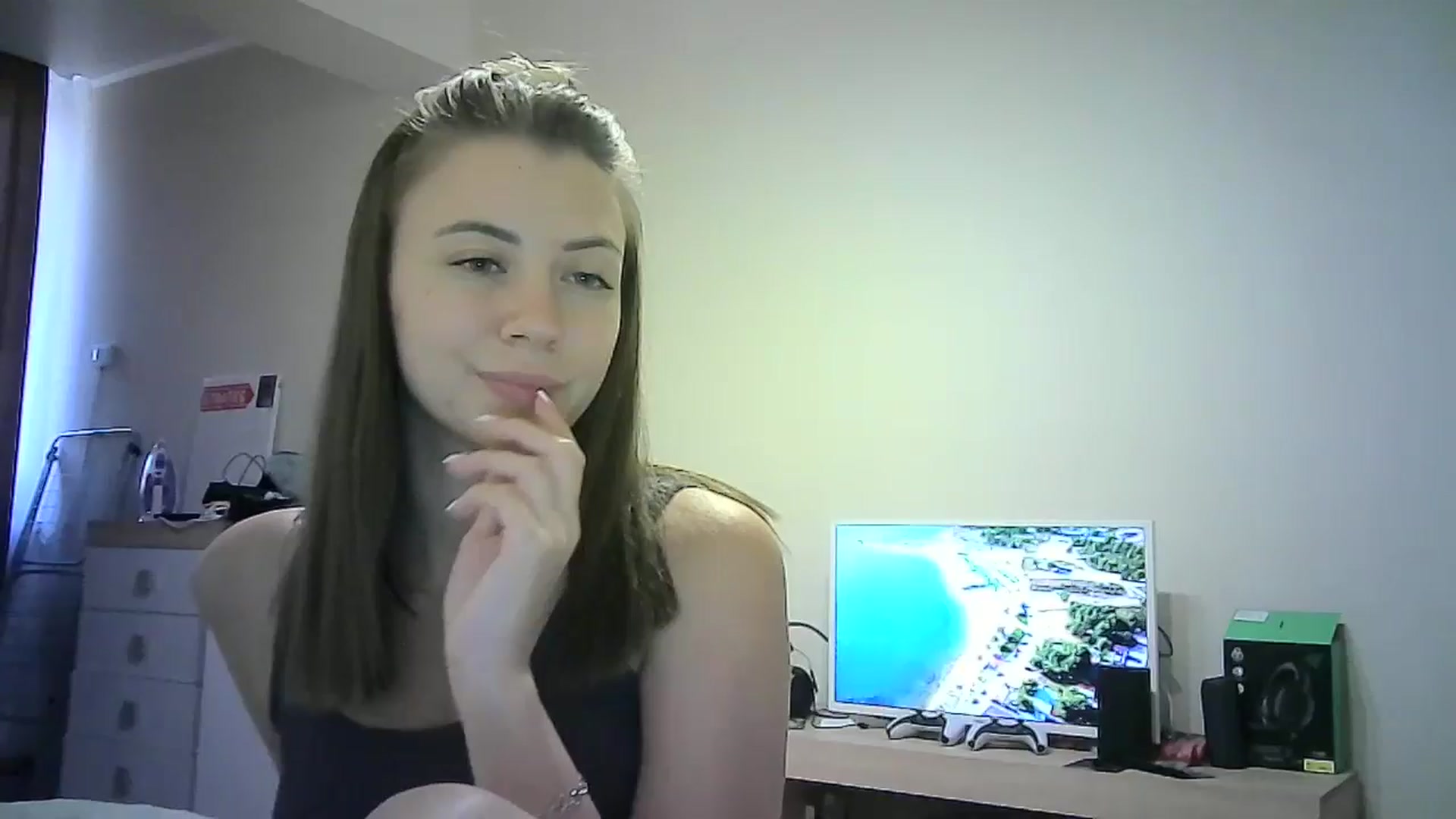 Gallery image thumbnail from Sulfate0's myfreecams stream on, 06/28/2024, 13:26 image 15 of 20