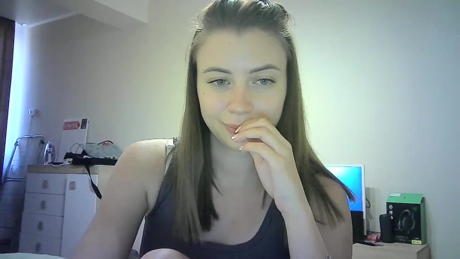 Gallery image thumbnail from Sulfate0's myfreecams stream on, 06/28/2024, 13:26 image 13 of 20