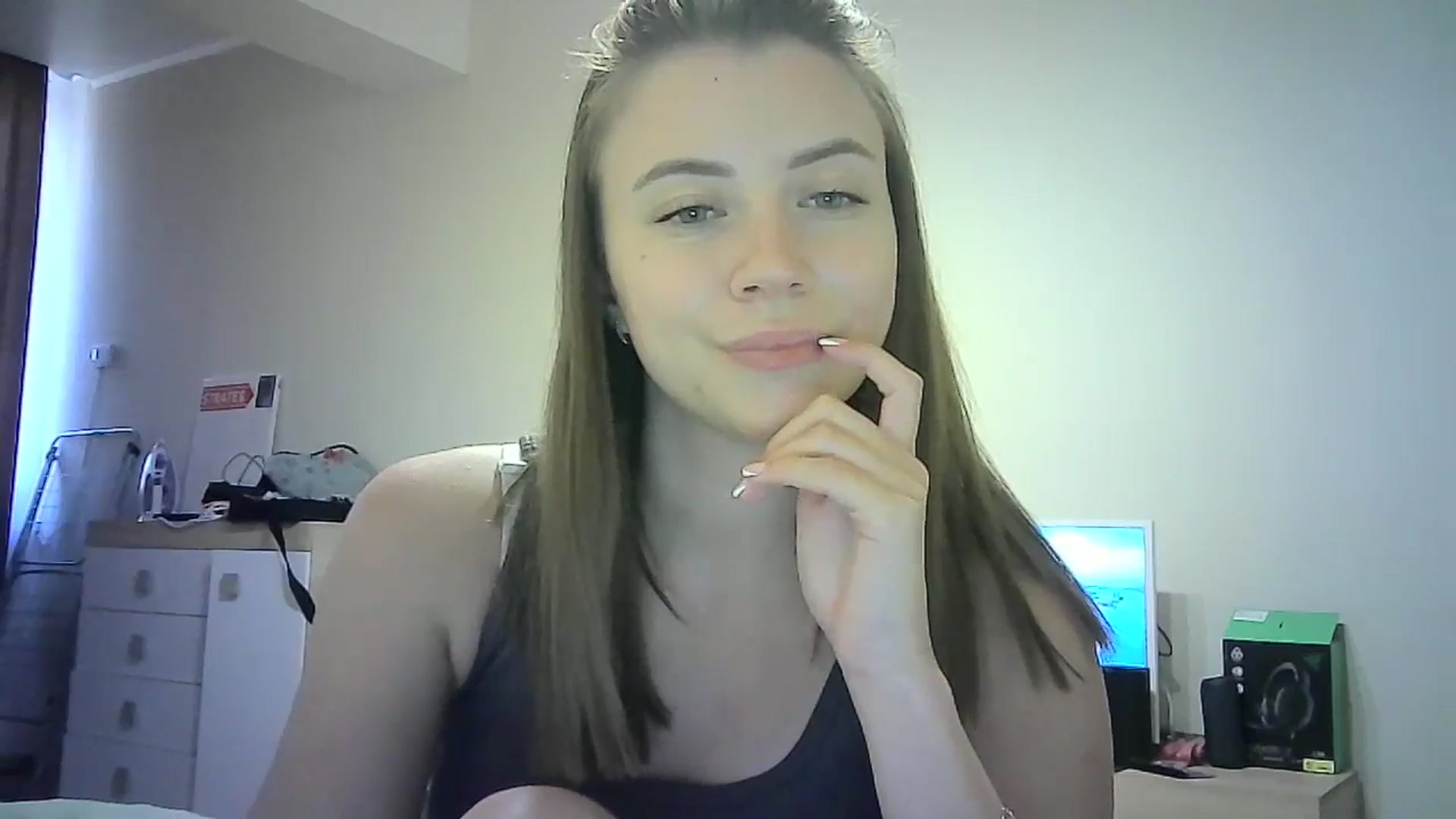 Gallery image thumbnail from Sulfate0's myfreecams stream on, 06/28/2024, 13:26 image 12 of 20