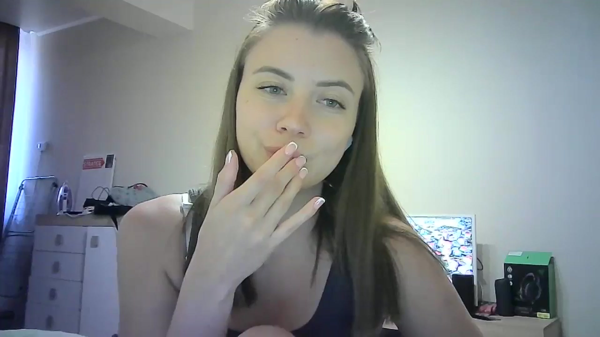 Gallery image thumbnail from Sulfate0's myfreecams stream on, 06/28/2024, 13:26 image 14 of 20