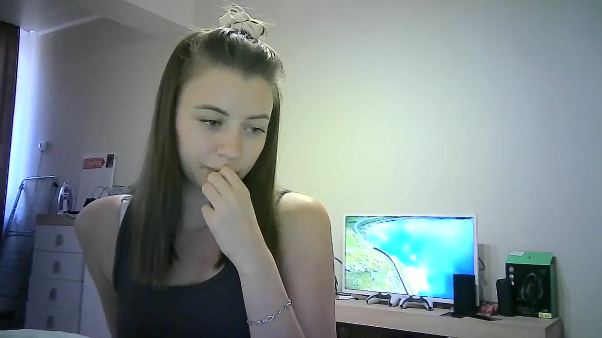 Gallery image thumbnail from Sulfate0's myfreecams stream on, 06/28/2024, 13:26 image 3 of 20